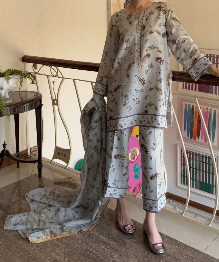 Feather Print with Rose Buds