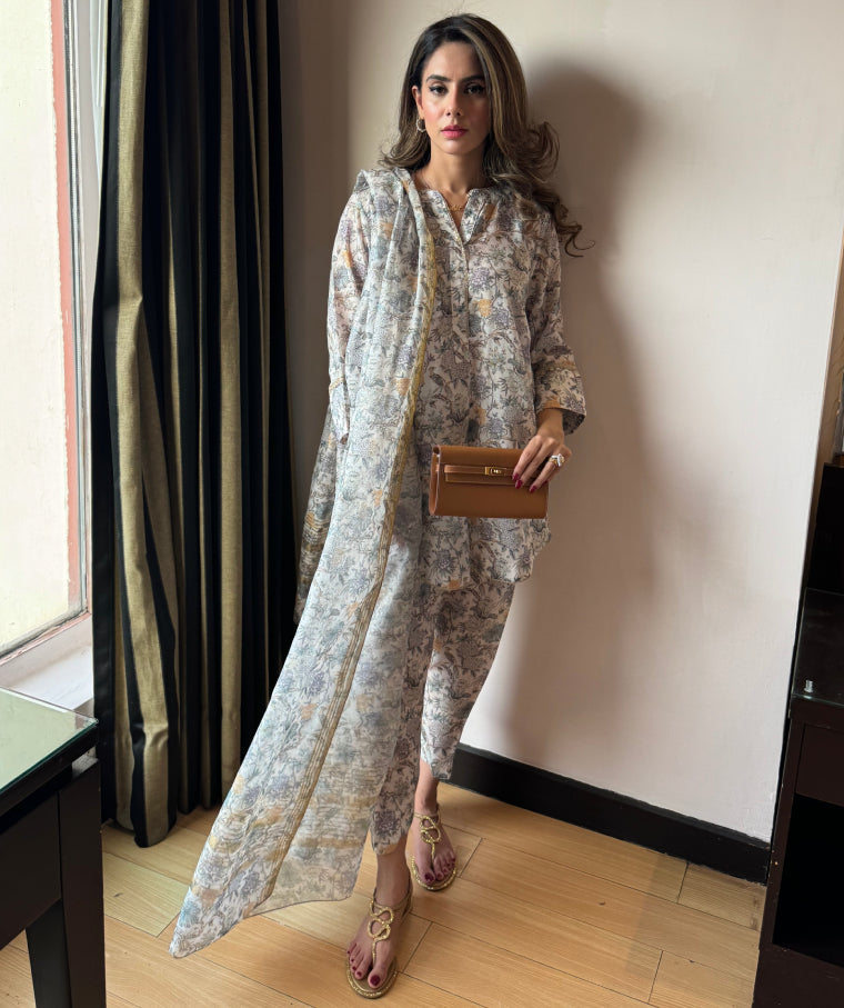 Ivory Chinoiserie (Unstitched)