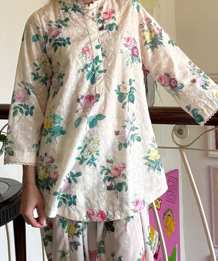 Peach Bunches on Chikan (Unstitched)