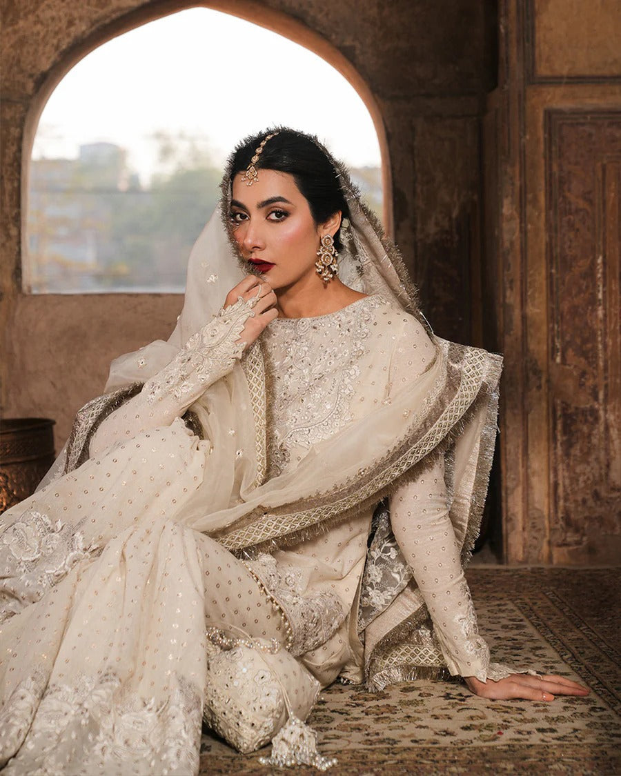 Faiza Saqlain – Devina Style