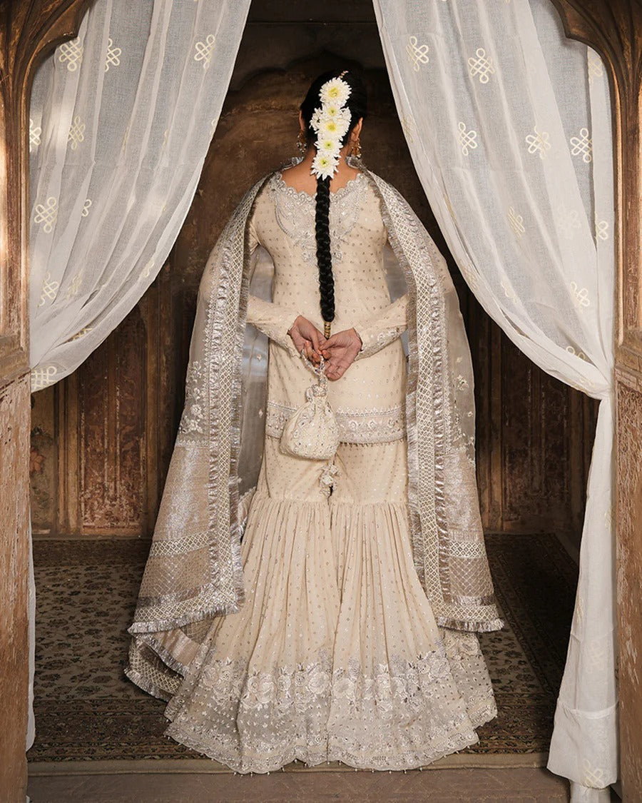 Faiza Saqlain – Devina Style