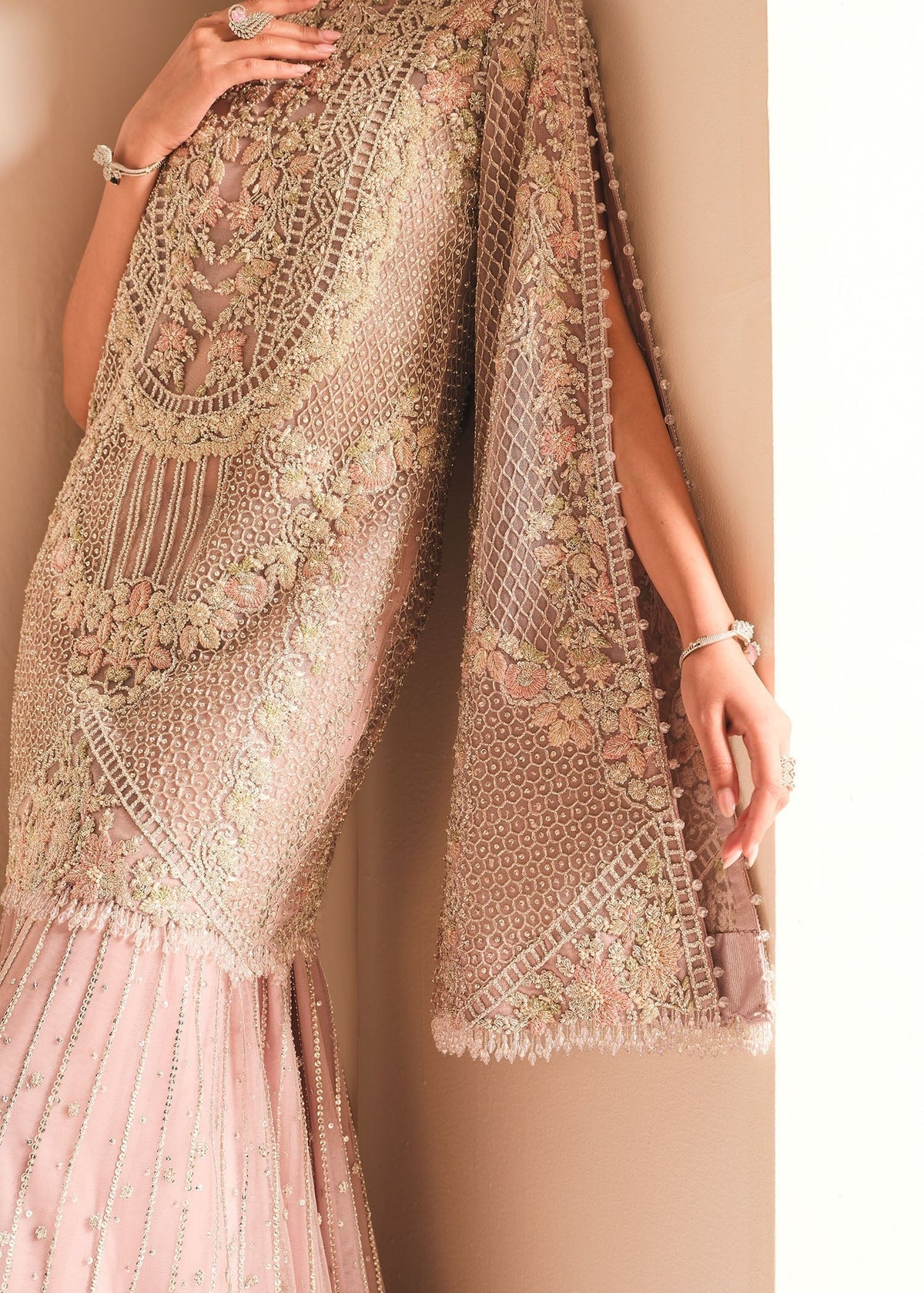 Saira Shakira – Lush Style AC-83