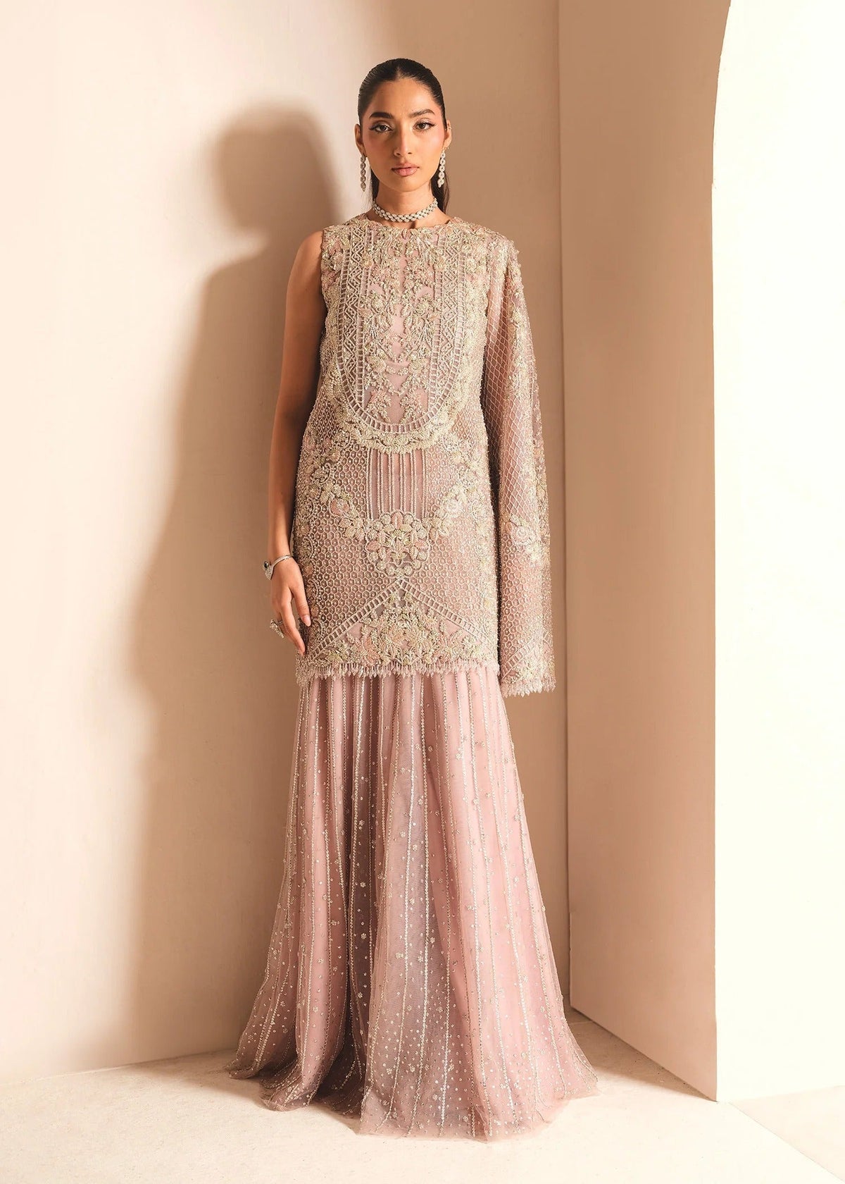 Saira Shakira – Lush Style AC-83