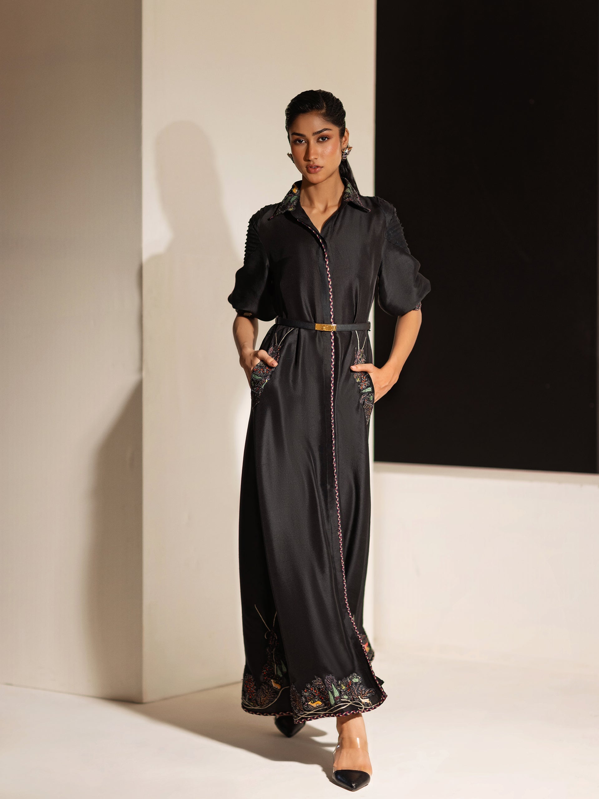 https://cdn.shopify.com/s/files/1/0768/4872/6205/files/iris-black-3.jpg?v=1778405744