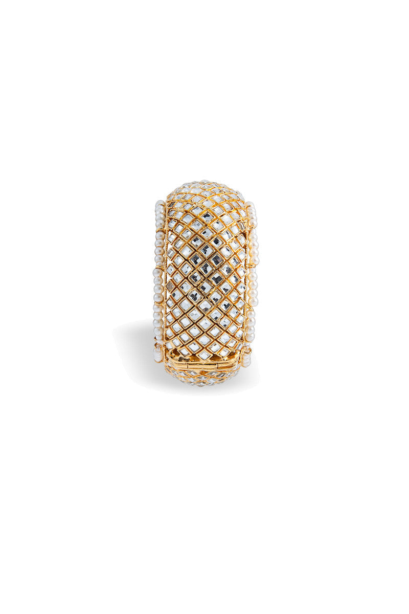 https://cdn.shopify.com/s/files/1/0620/8788/9062/products/jbn-011-goldb.jpg?v=1672340990