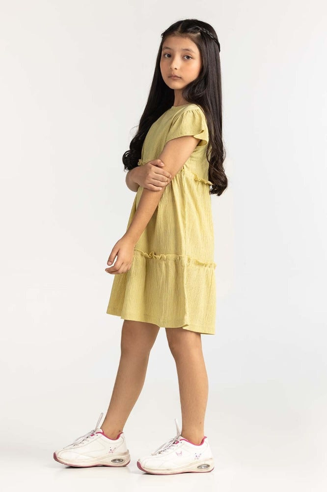 https://cdn.shopify.com/s/files/1/0706/3253/8159/files/junior_girl_green_basic_tee_231-414-056_6.jpg?v=1758455146
