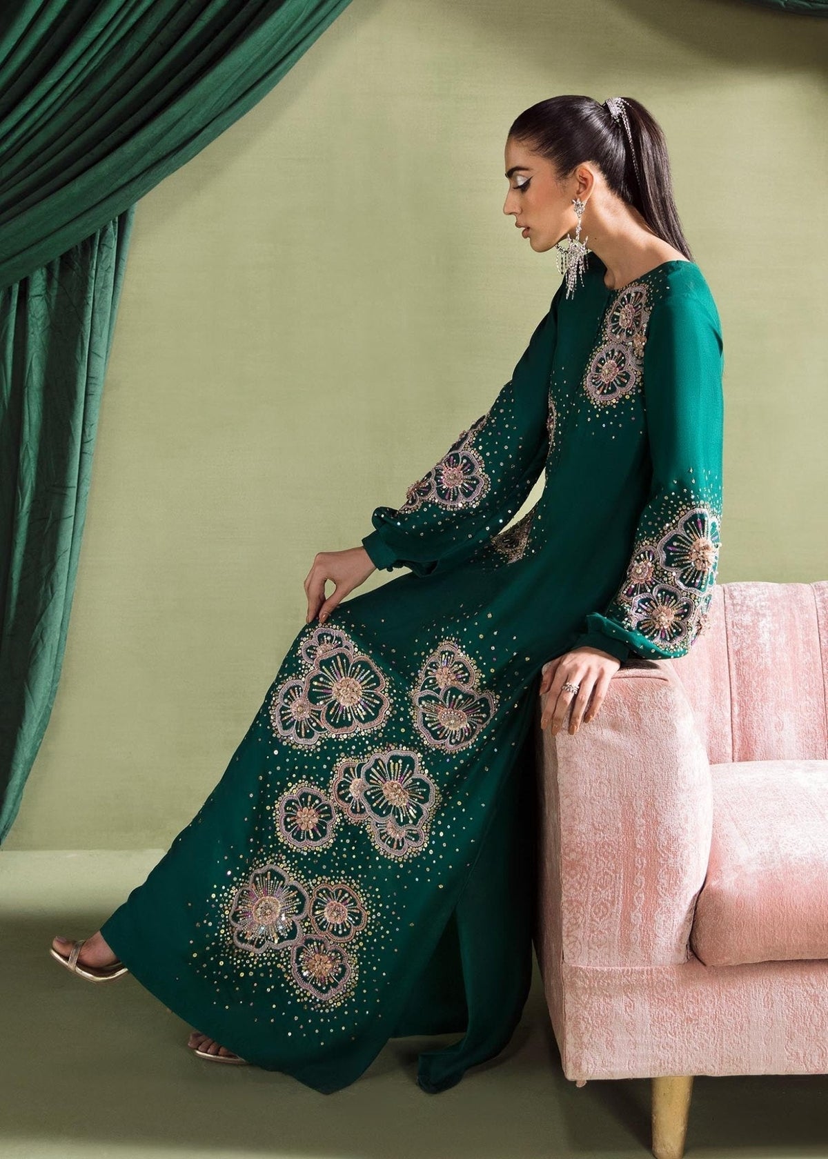 Kanwal Malik – Olivia Style