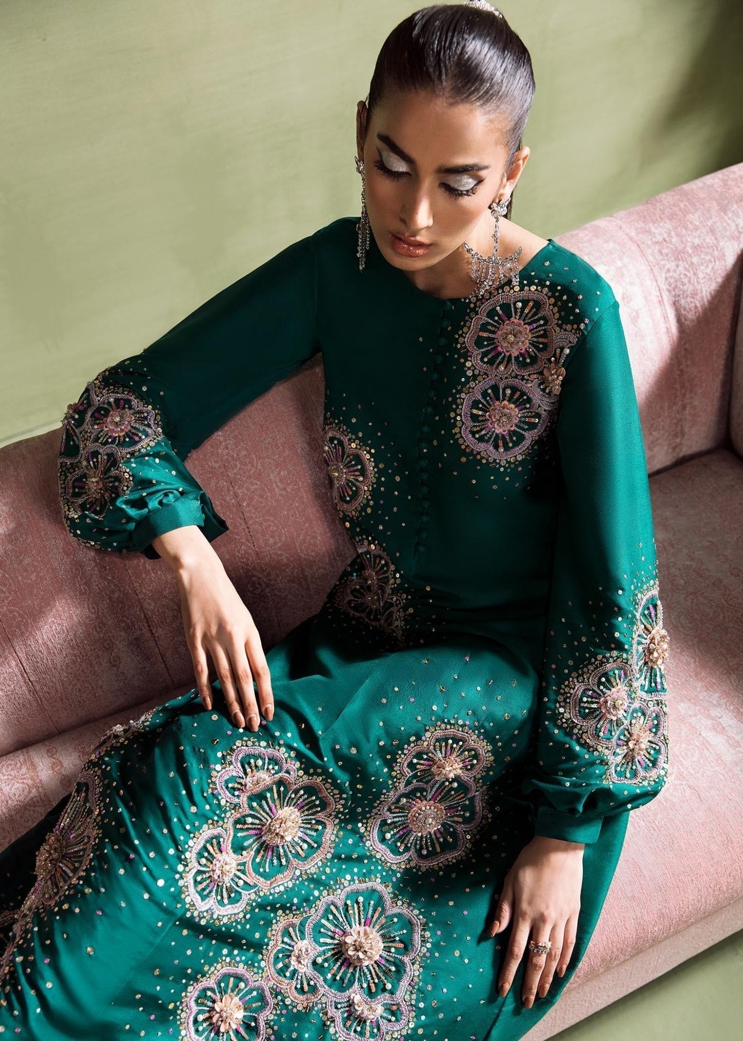 Kanwal Malik – Olivia Style