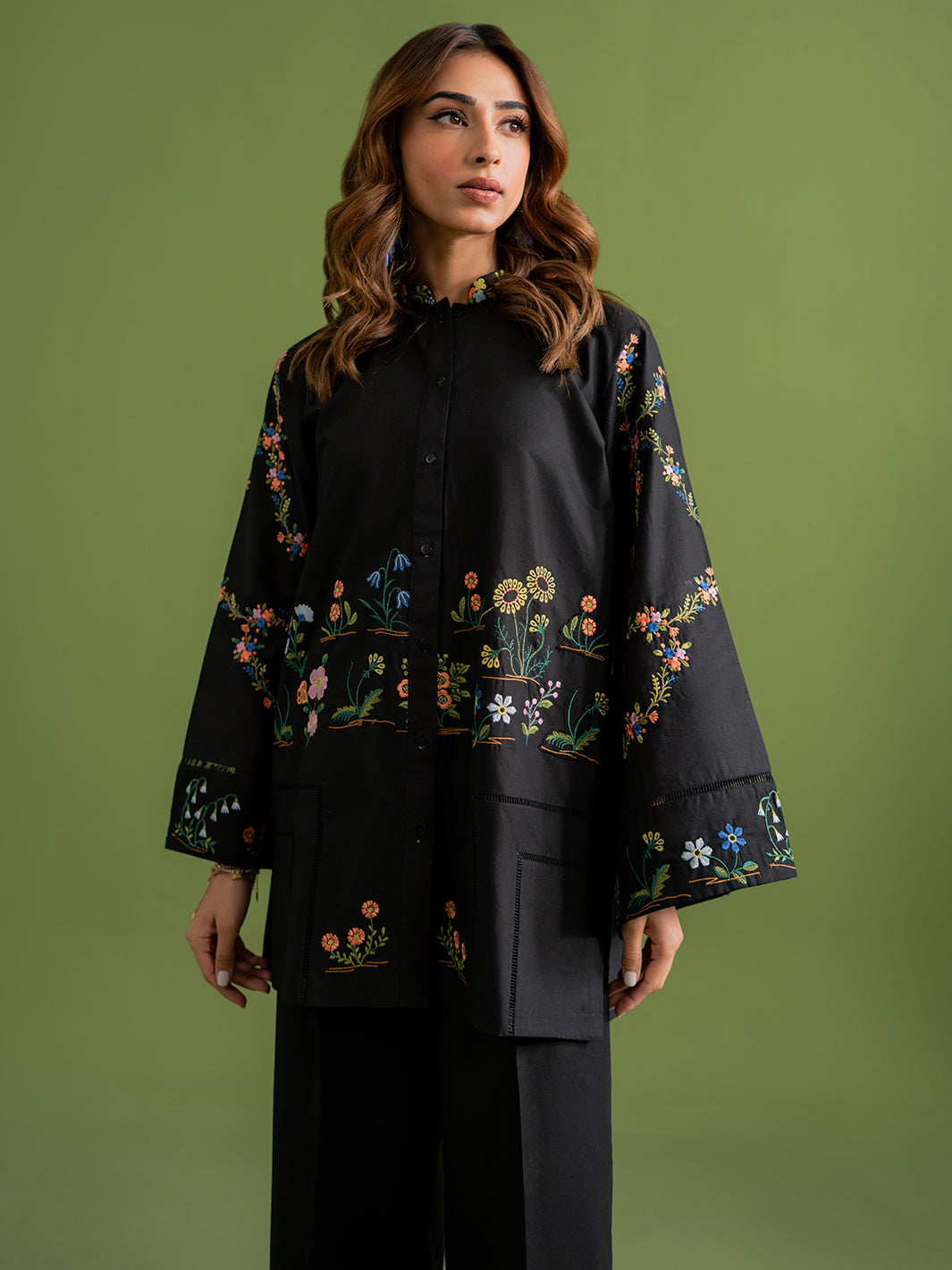 NOIR- SLD12-25- 2Pc Embroidered Set