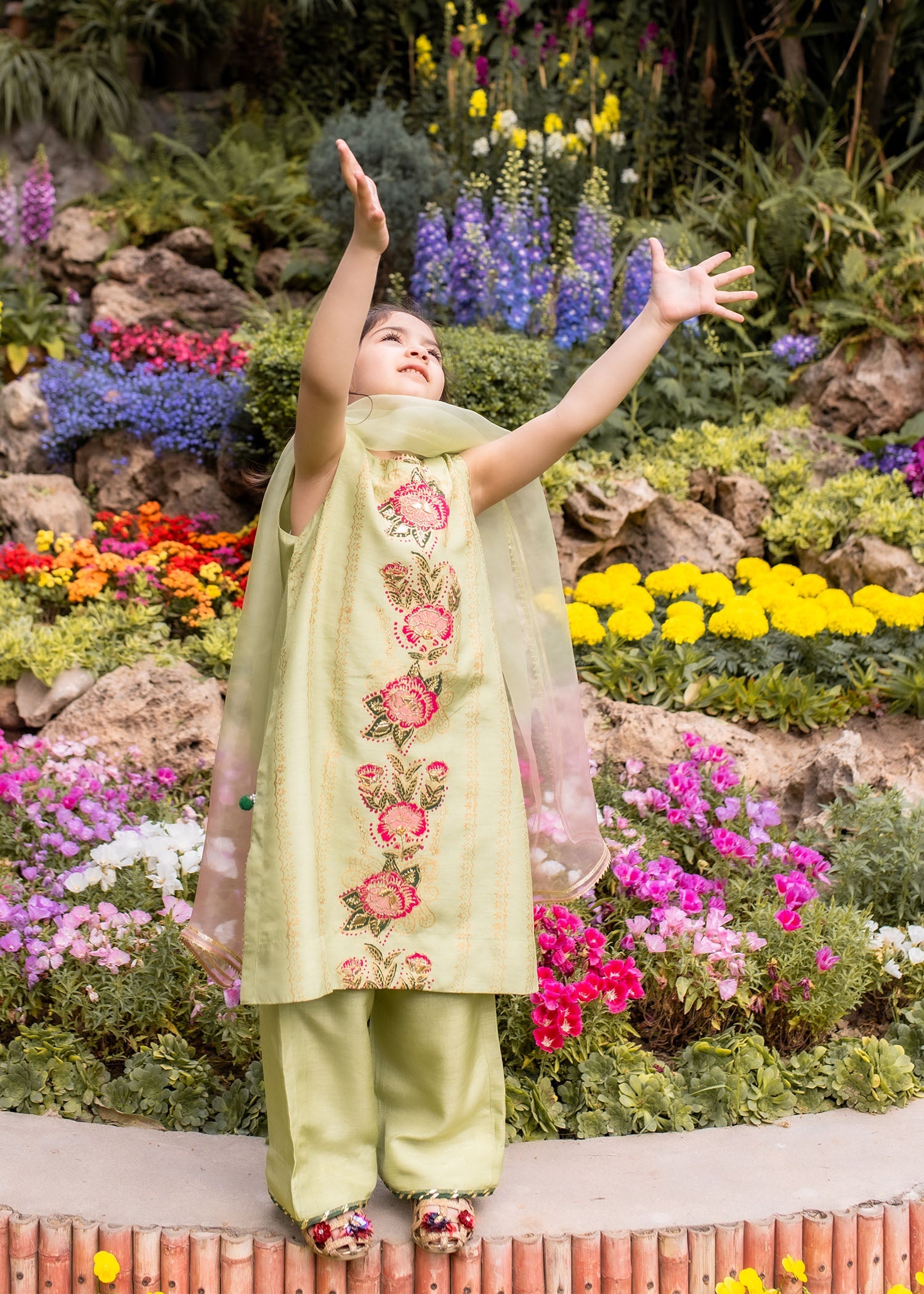 https://cdn.shopify.com/s/files/1/3006/7522/files/kidsvol2_83.jpg?v=1714213442