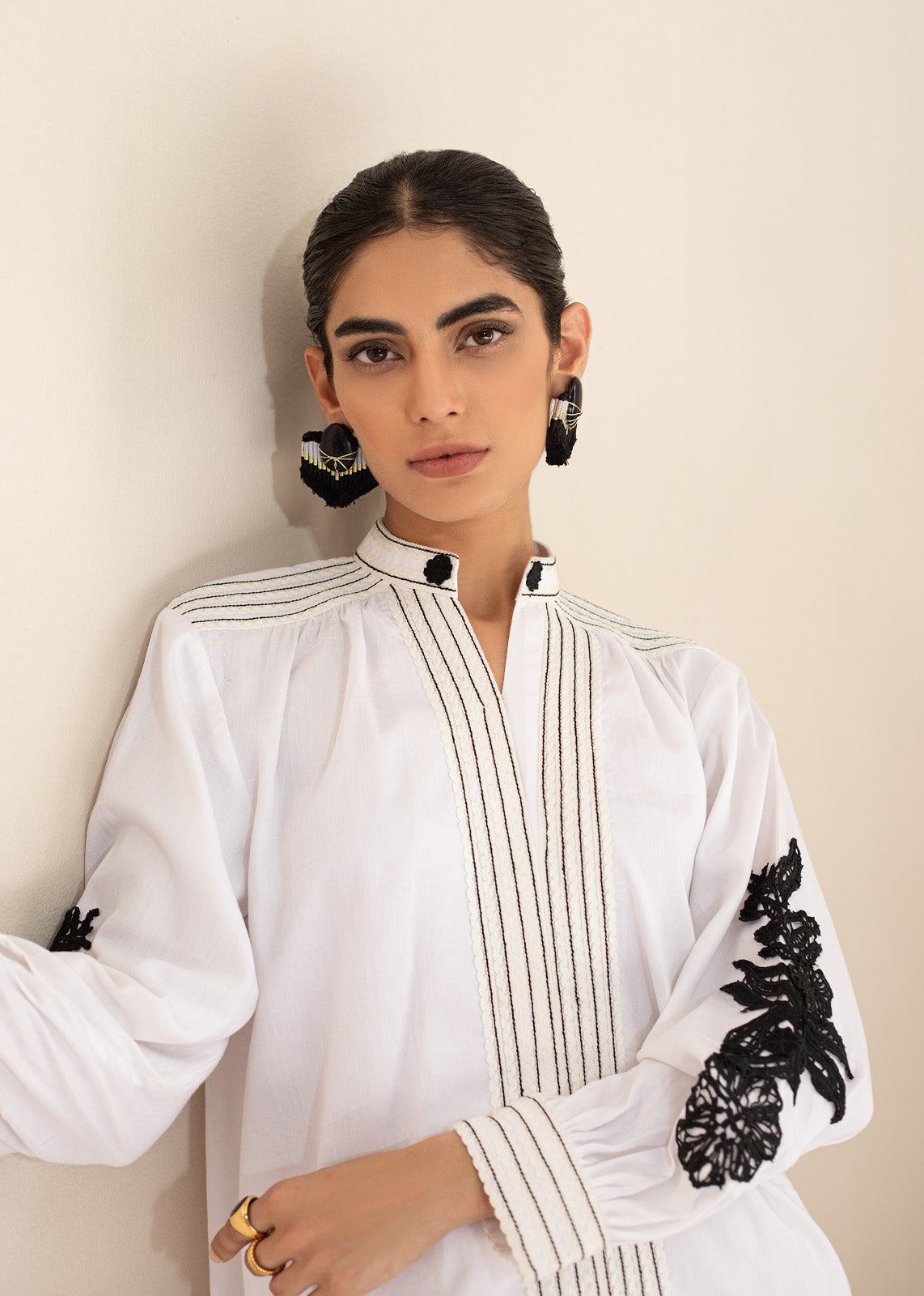 https://cdn.shopify.com/s/files/1/0412/9311/9639/products/kylie2_ef978e24-69e0-4f9b-be5a-7a03080b65e0.jpg?v=1755496408