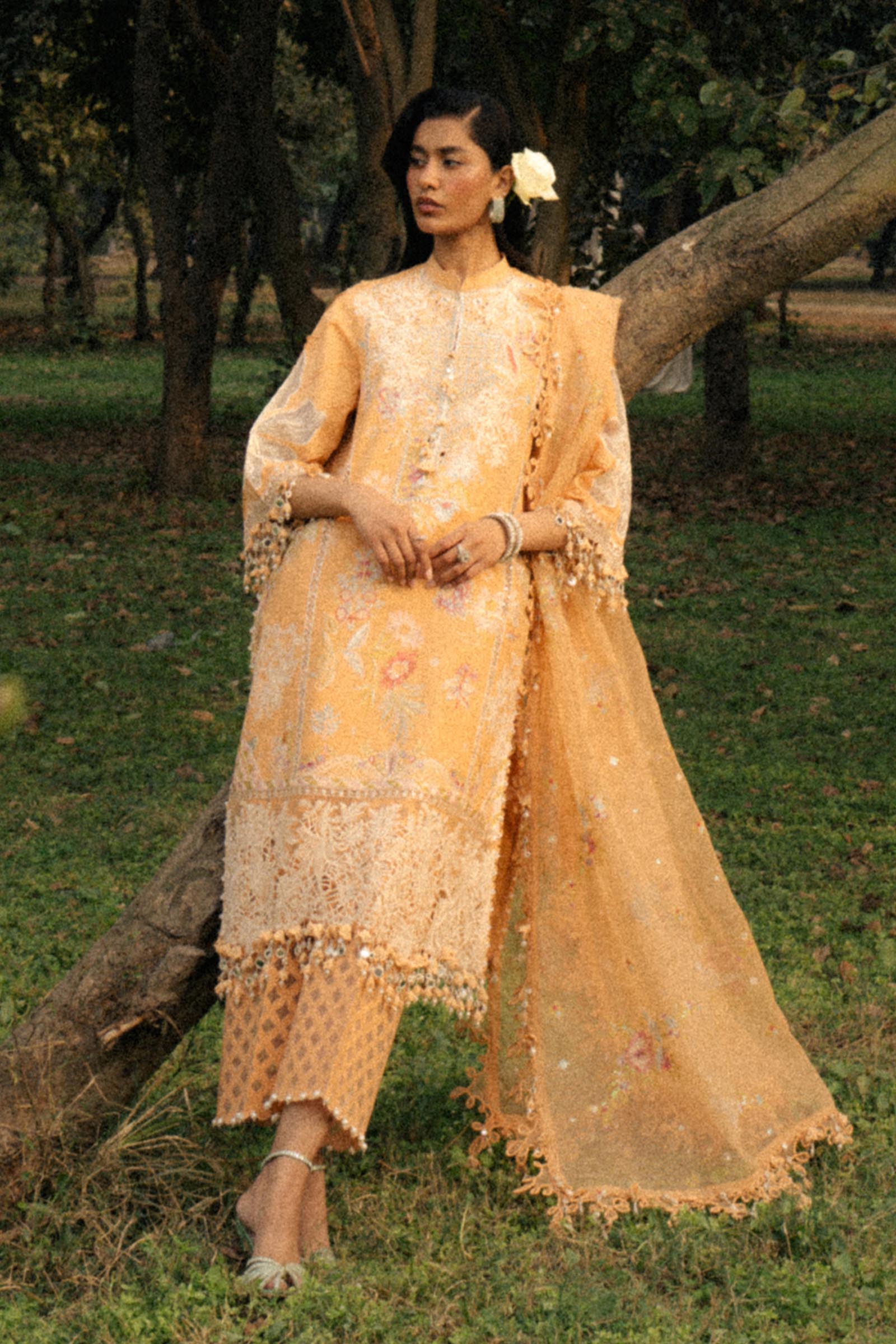 Unstitched Lawn 3 Piece Suit