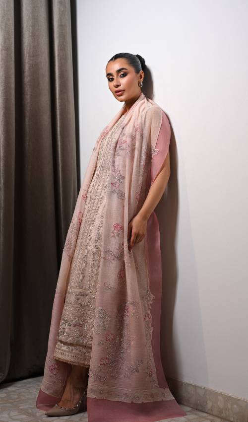 https://cdn.shopify.com/s/files/1/0593/6516/3148/files/lei-izaar-3.jpg?v=1725823235