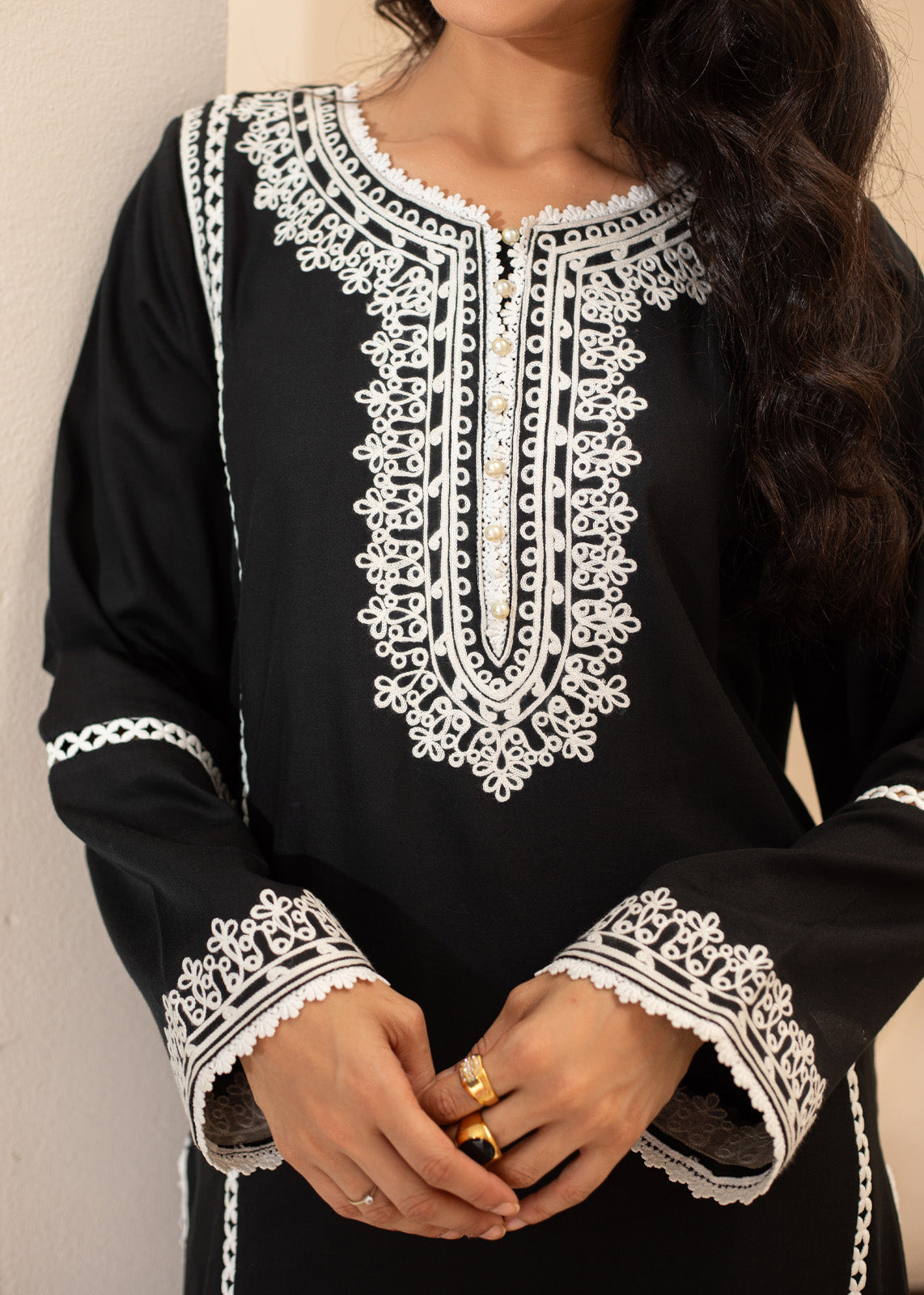 https://cdn.shopify.com/s/files/1/0412/9311/9639/products/liah3.jpg?v=1755496416