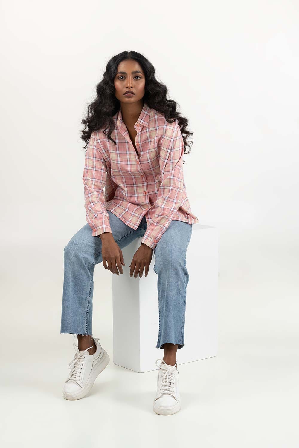 https://cdn.shopify.com/s/files/1/0706/3253/8159/files/light_pink_checkered_button_down_224-217-013_1.jpg?v=1758454805