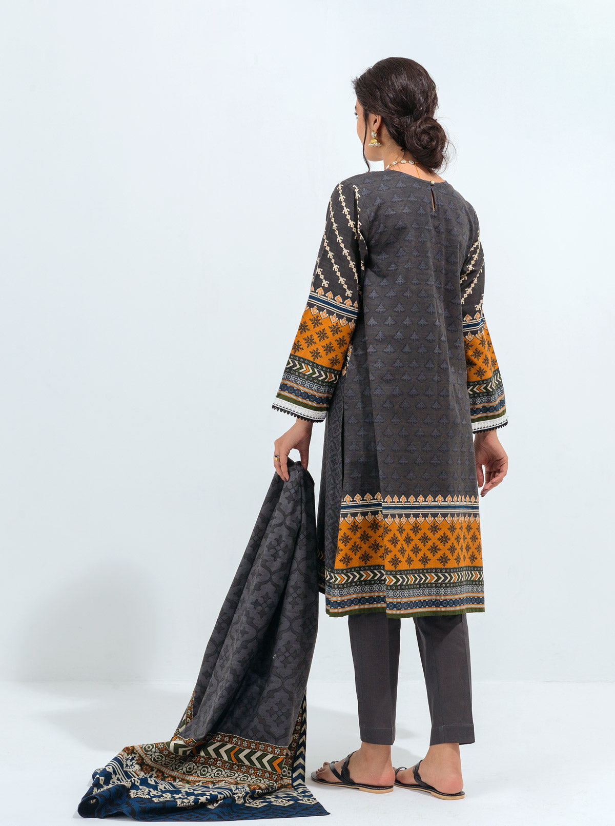 3 Piece - Printed Khaddar Suit - Grey Glitz
