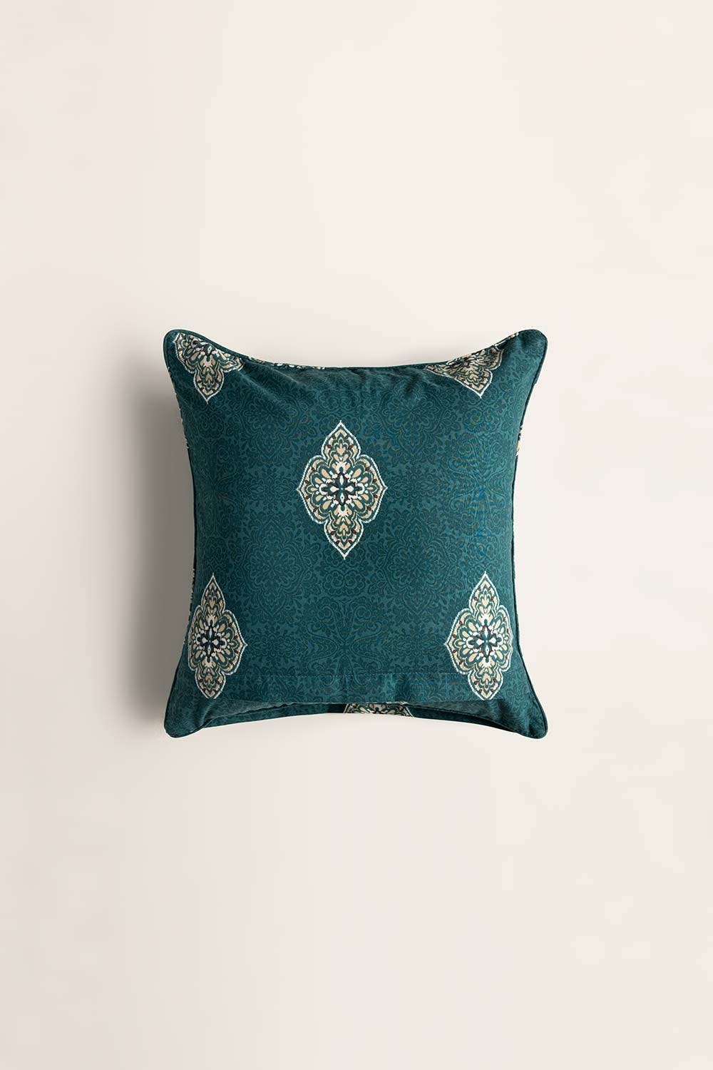 Medallion Gold T-150 Square Cushion Cover
