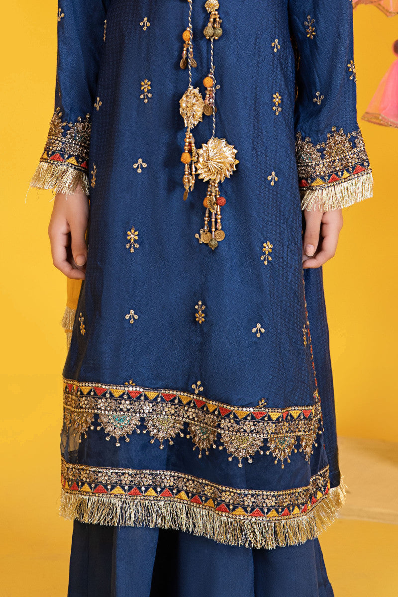 https://cdn.shopify.com/s/files/1/0620/8788/9062/products/mkd-w22-07-blueb.jpg?v=1672340601