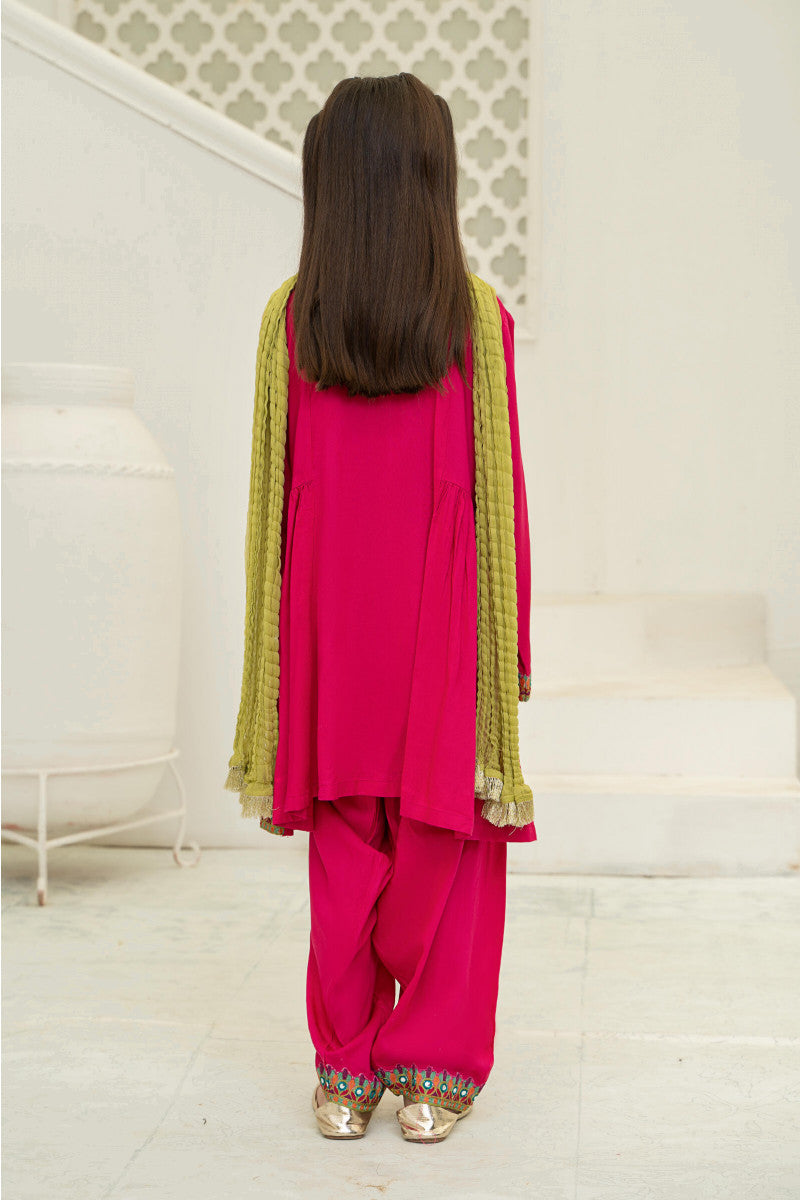 https://cdn.shopify.com/s/files/1/0620/8788/9062/products/mkd-w22-27-pinkd.jpg?v=1673088153
