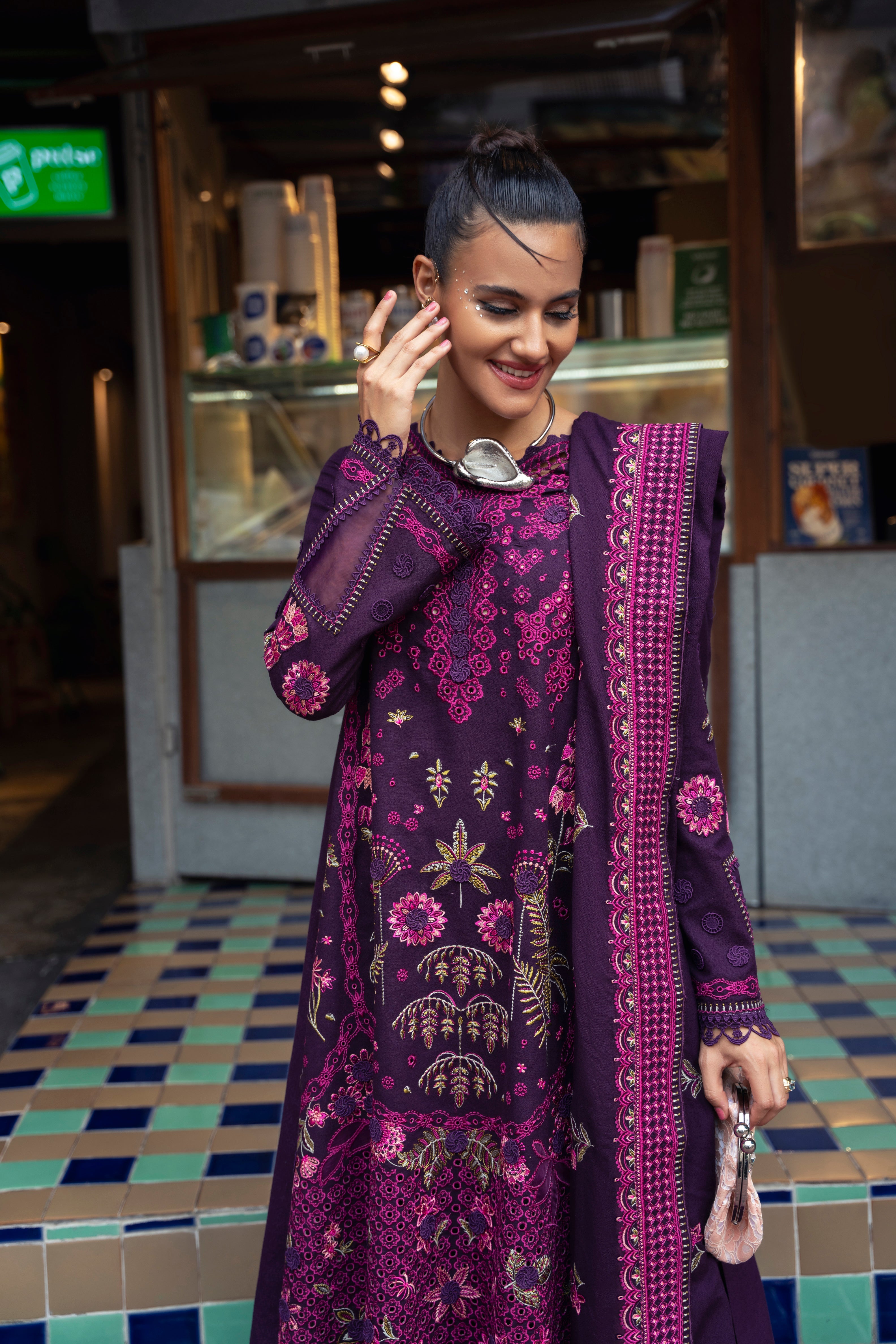 https://cdn.shopify.com/s/files/1/0523/4327/5696/files/mysie-by-tahira-mulan-karandi-pret-6.jpg?v=1761821405