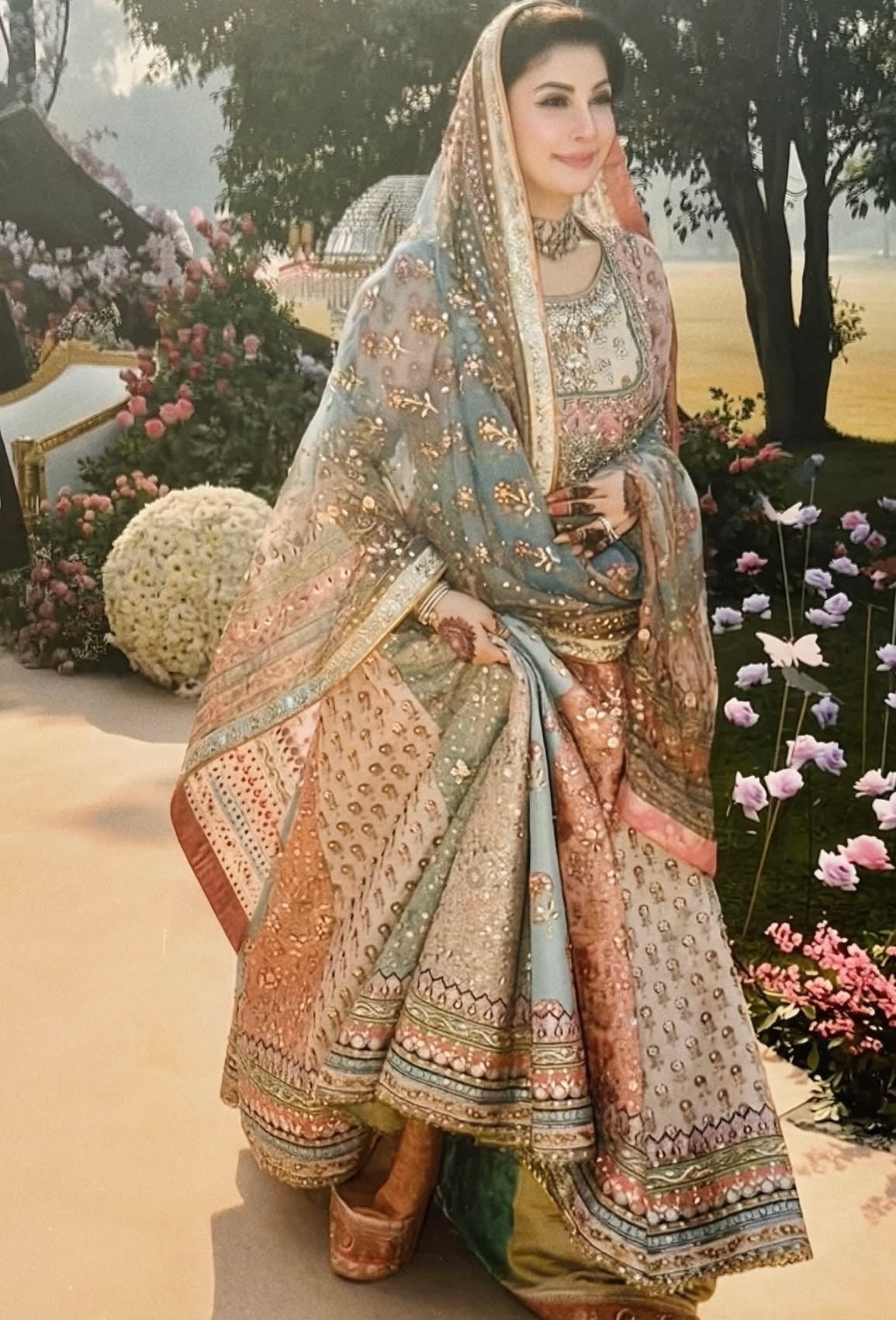 Nomi Ansari – Maryam Nawaz Pastel Style