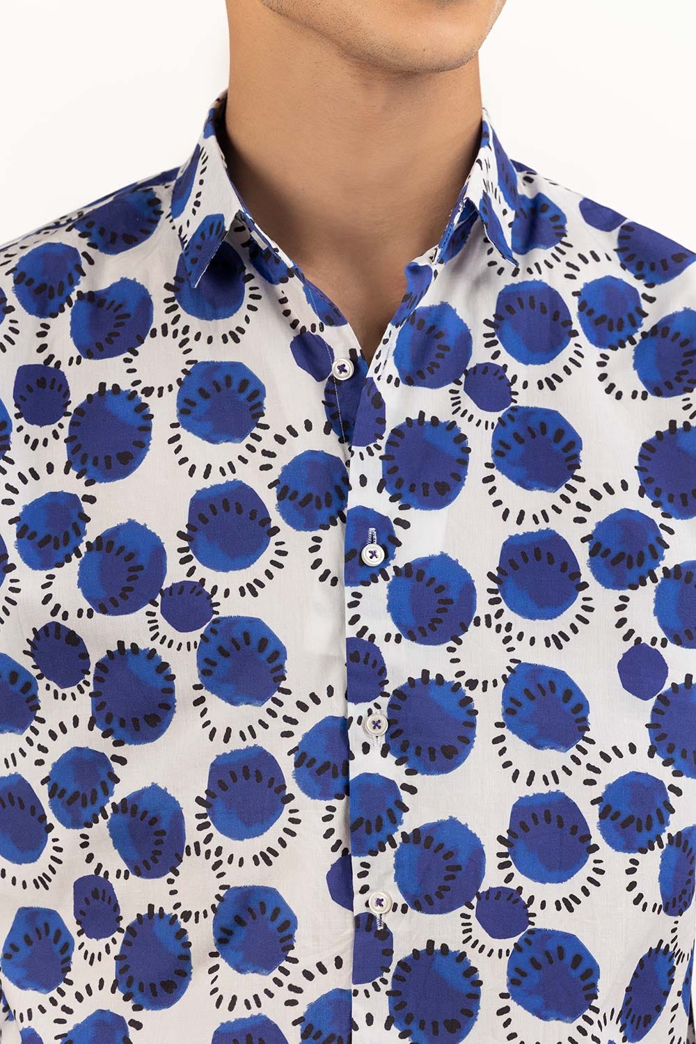 https://cdn.shopify.com/s/files/1/0706/3253/8159/files/navy_white_printed_casual_shirt_cs-prt22-003_8.jpg?v=1758454979