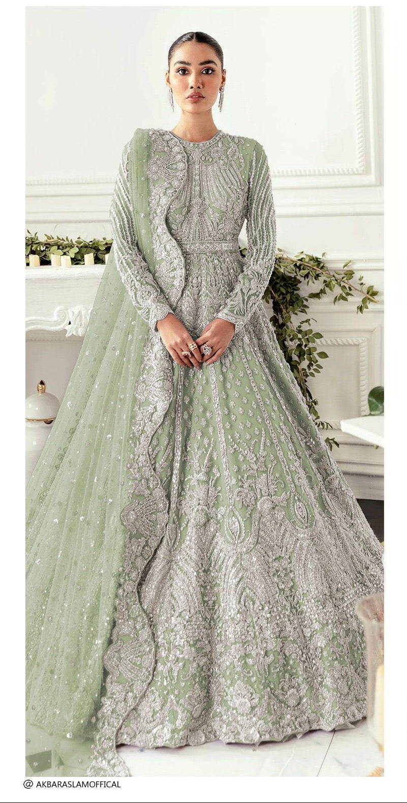 Akbar Aslam – Hyacinth AK-02 Style
