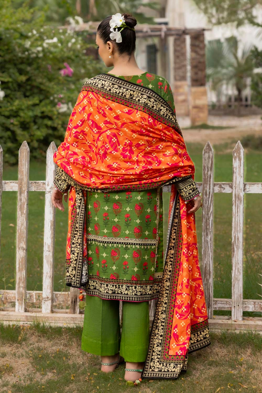 3 Piece Unstitched Printed Khaddar Suit