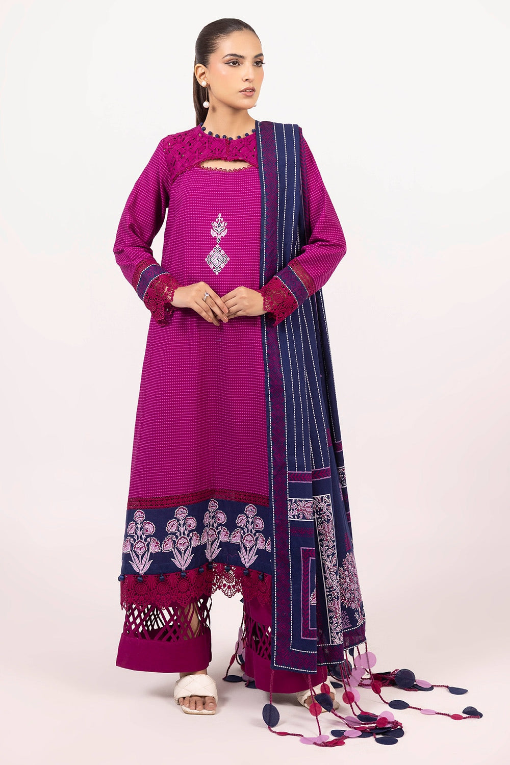 3 Piece Unstitched Printed Khaddar Suit