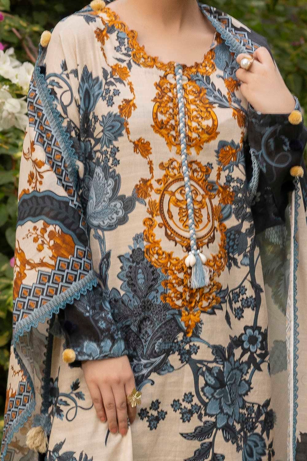 https://cdn.shopify.com/s/files/1/0706/3253/8159/files/printed-khaddar-dupatta-printed-khaddar-shirt-printed-trouser-gulahmed-k-52042-close_a55da363-fb18-4e47-b4b7-da0e34843cce.jpg?v=1766565792