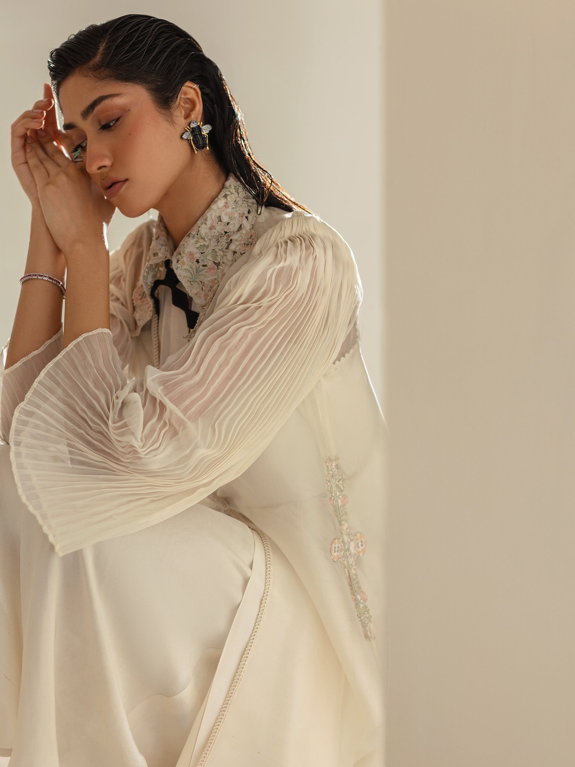 https://cdn.shopify.com/s/files/1/0768/4872/6205/files/reyna-ivory-4.jpg?v=1778312069