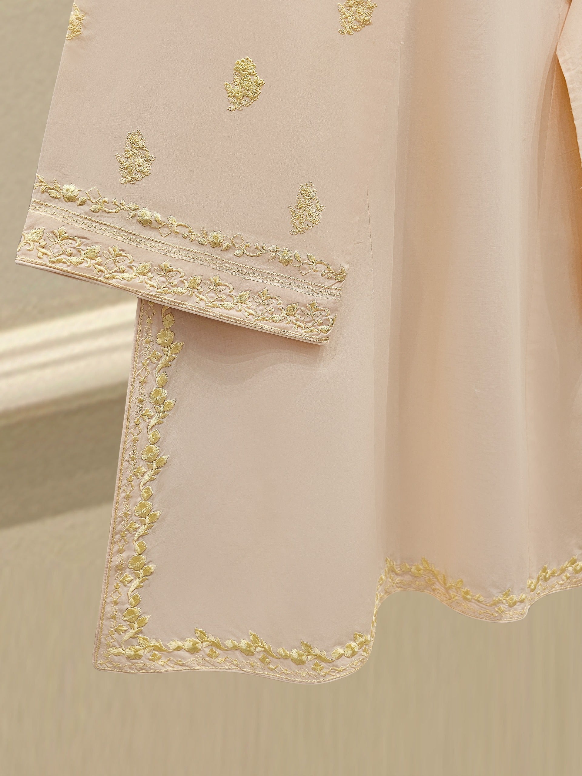 Embroidered Lawn Suit S111779