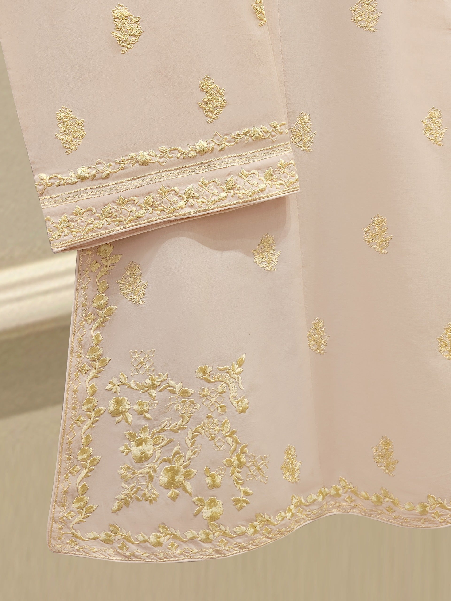 Embroidered Lawn Suit S111779