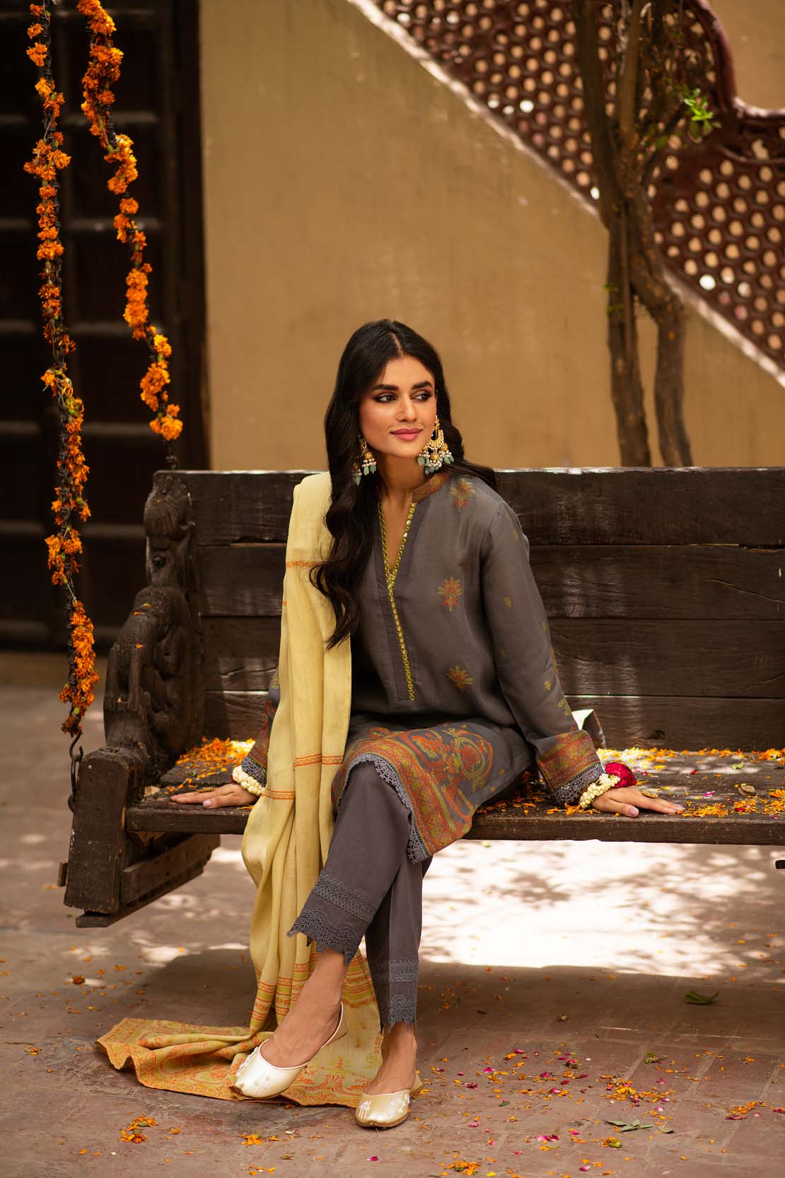 https://cdn.shopify.com/s/files/1/0704/5916/2937/products/sahar_42.jpg?v=1752141008