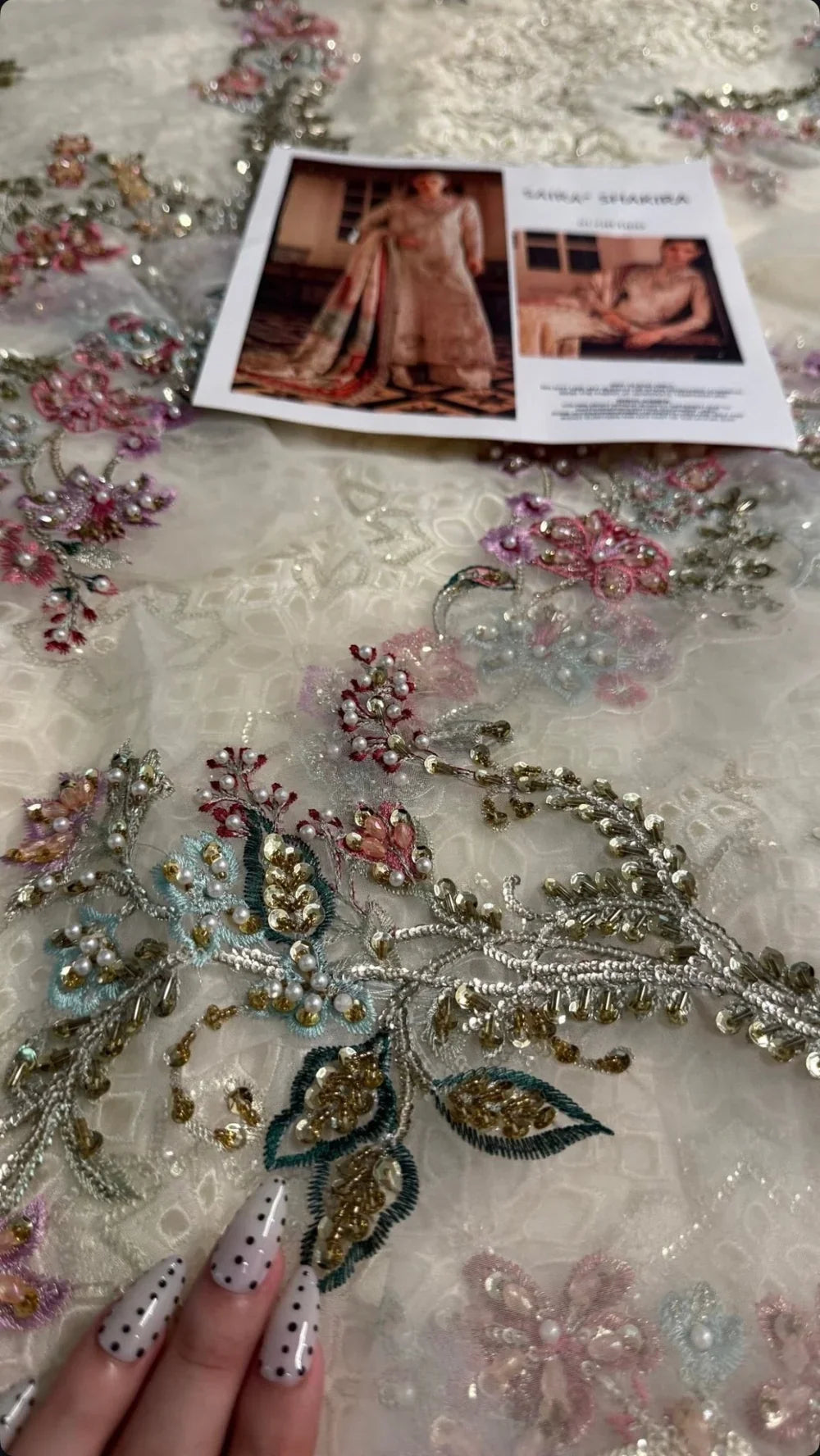Saira Shakira – Gilded Style