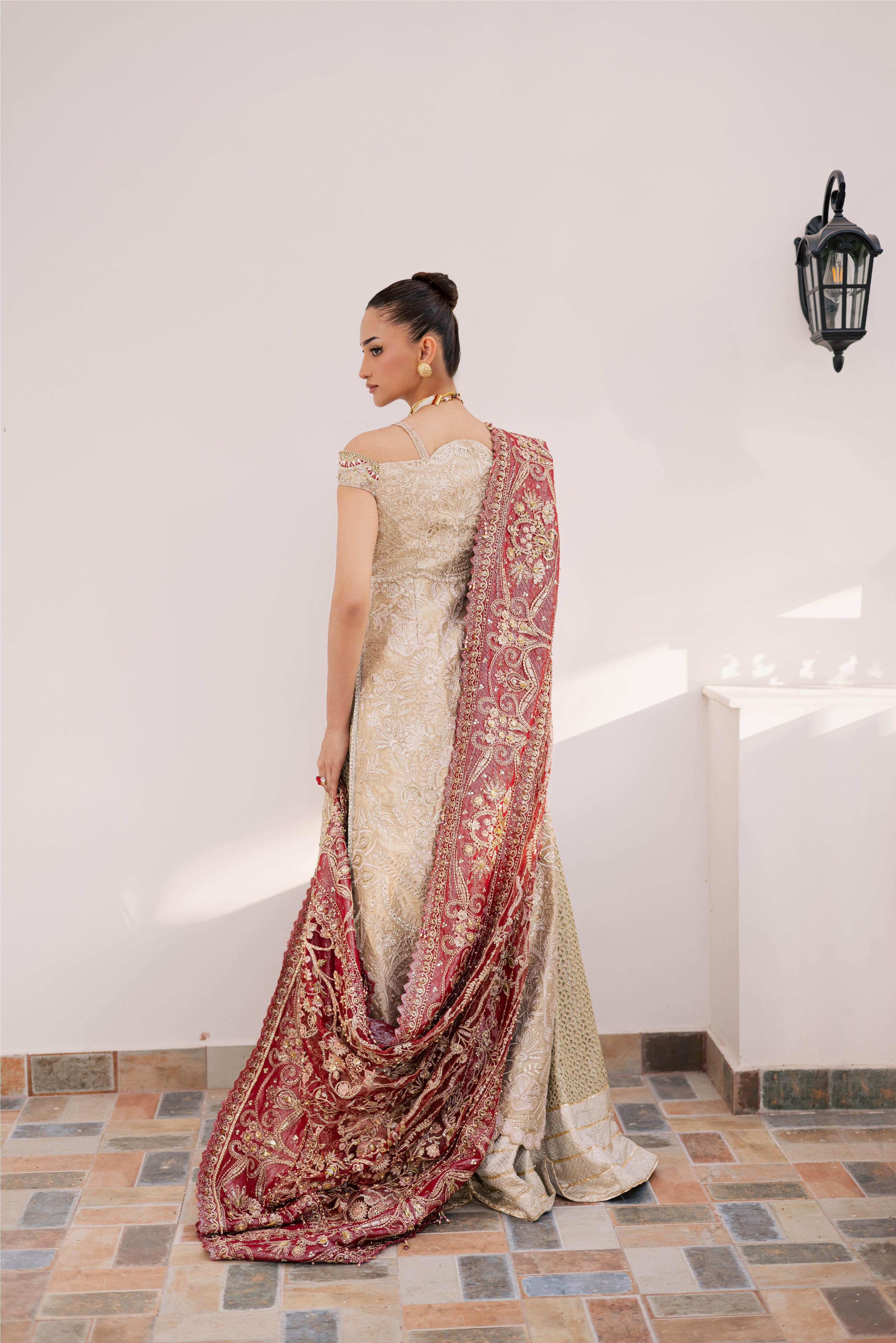 https://cdn.shopify.com/s/files/1/0523/4327/5696/files/sanya-champagne-gold-luxe-outfit-mysie-by-tahira-4.jpg?v=1762333804