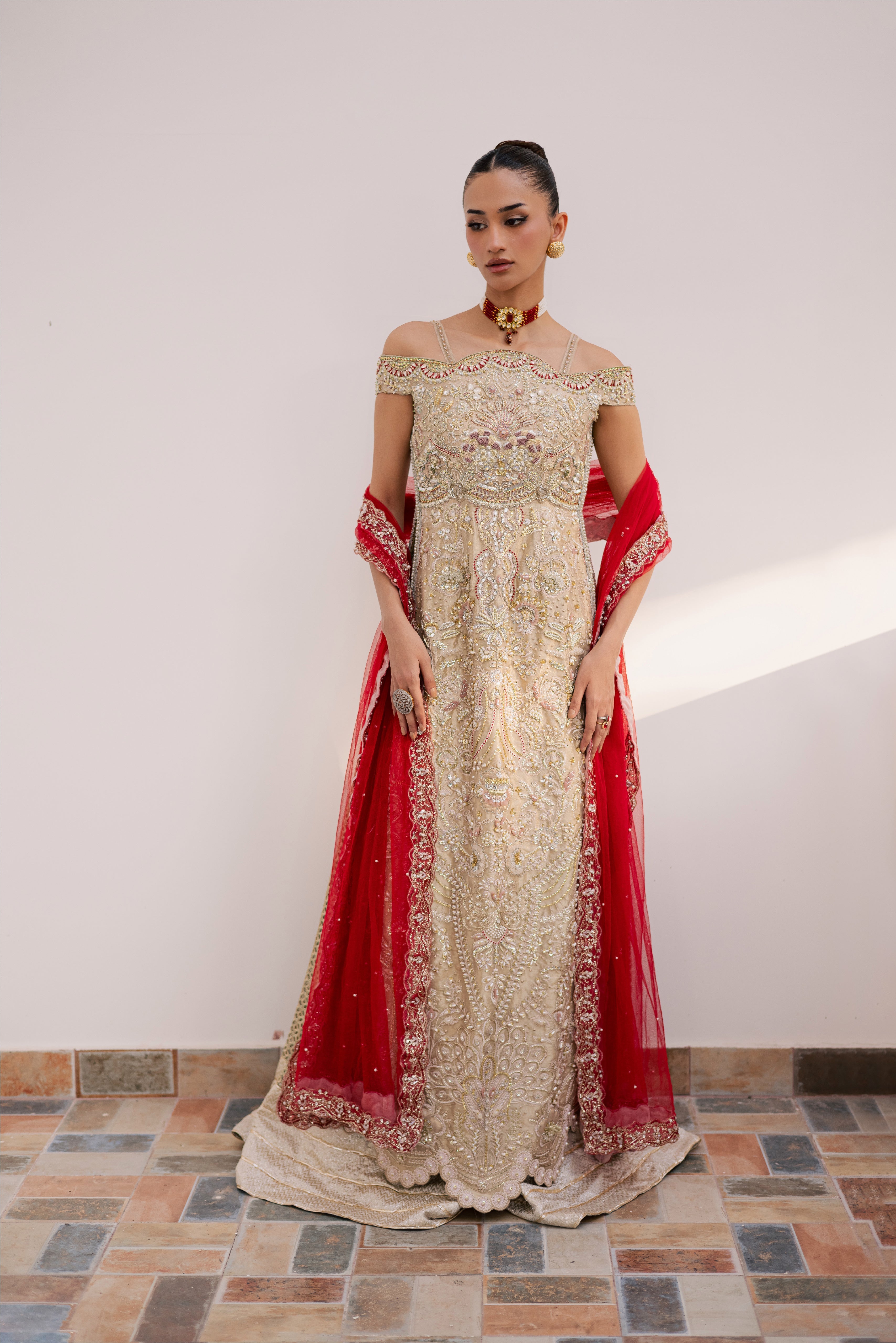 https://cdn.shopify.com/s/files/1/0523/4327/5696/files/sanya-champagne-gold-luxe-outfit-mysie-by-tahira-7.jpg?v=1762333765