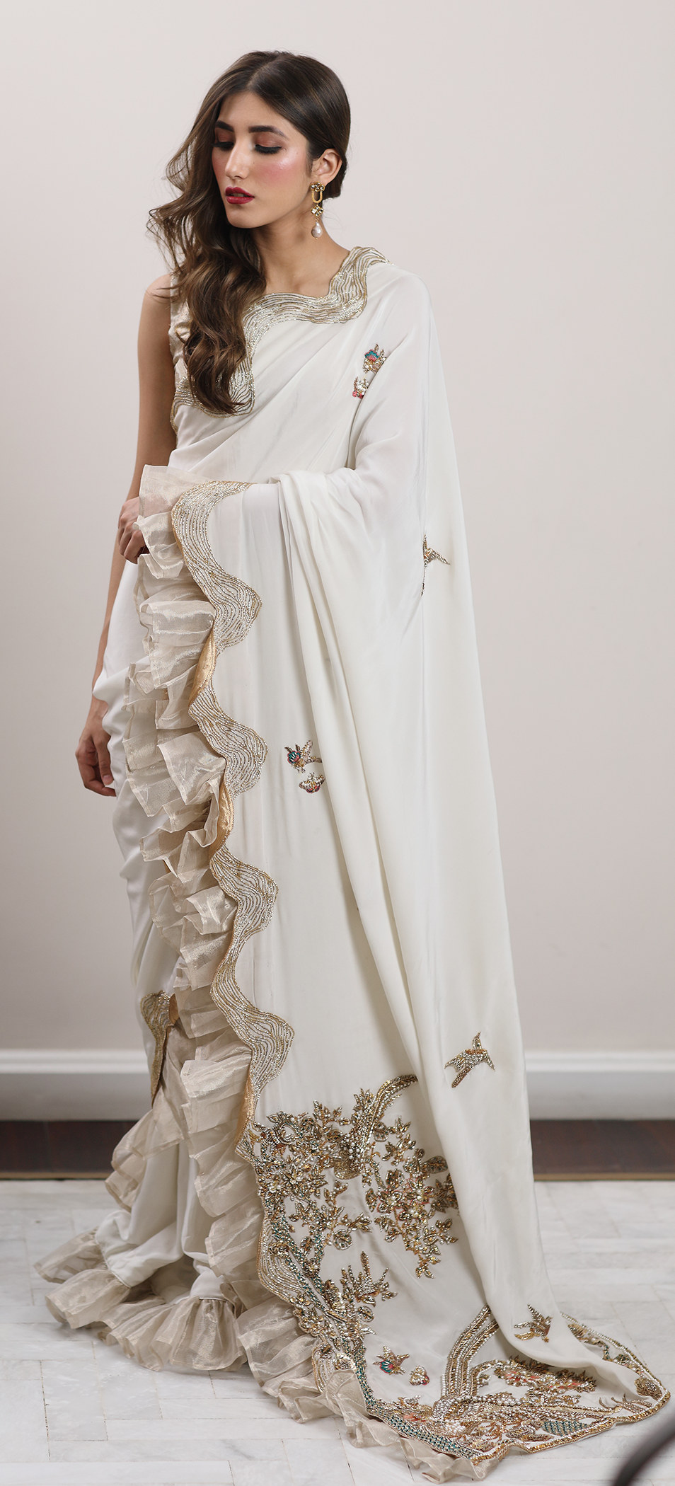 https://cdn.shopify.com/s/files/1/3006/7522/products/saree_white_2.png?v=1594708531