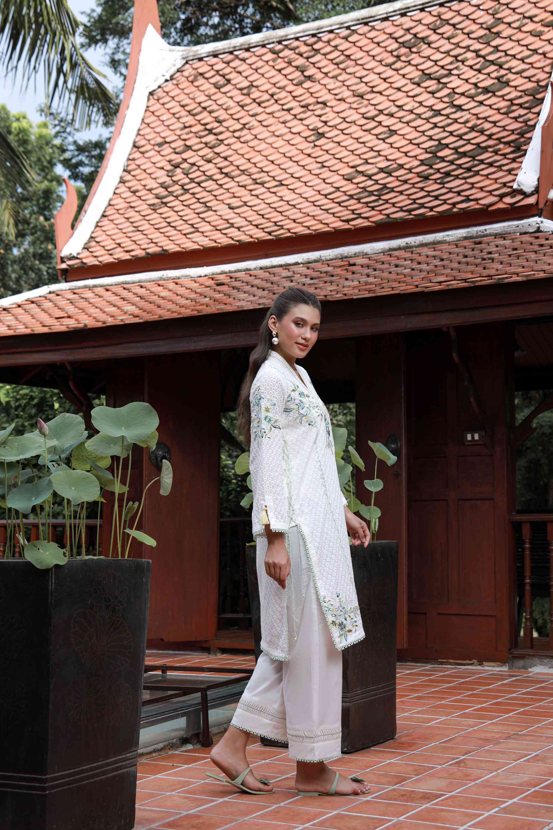 https://cdn.shopify.com/s/files/1/0663/9616/0233/files/secretsapphire_3.jpg?v=1770458750