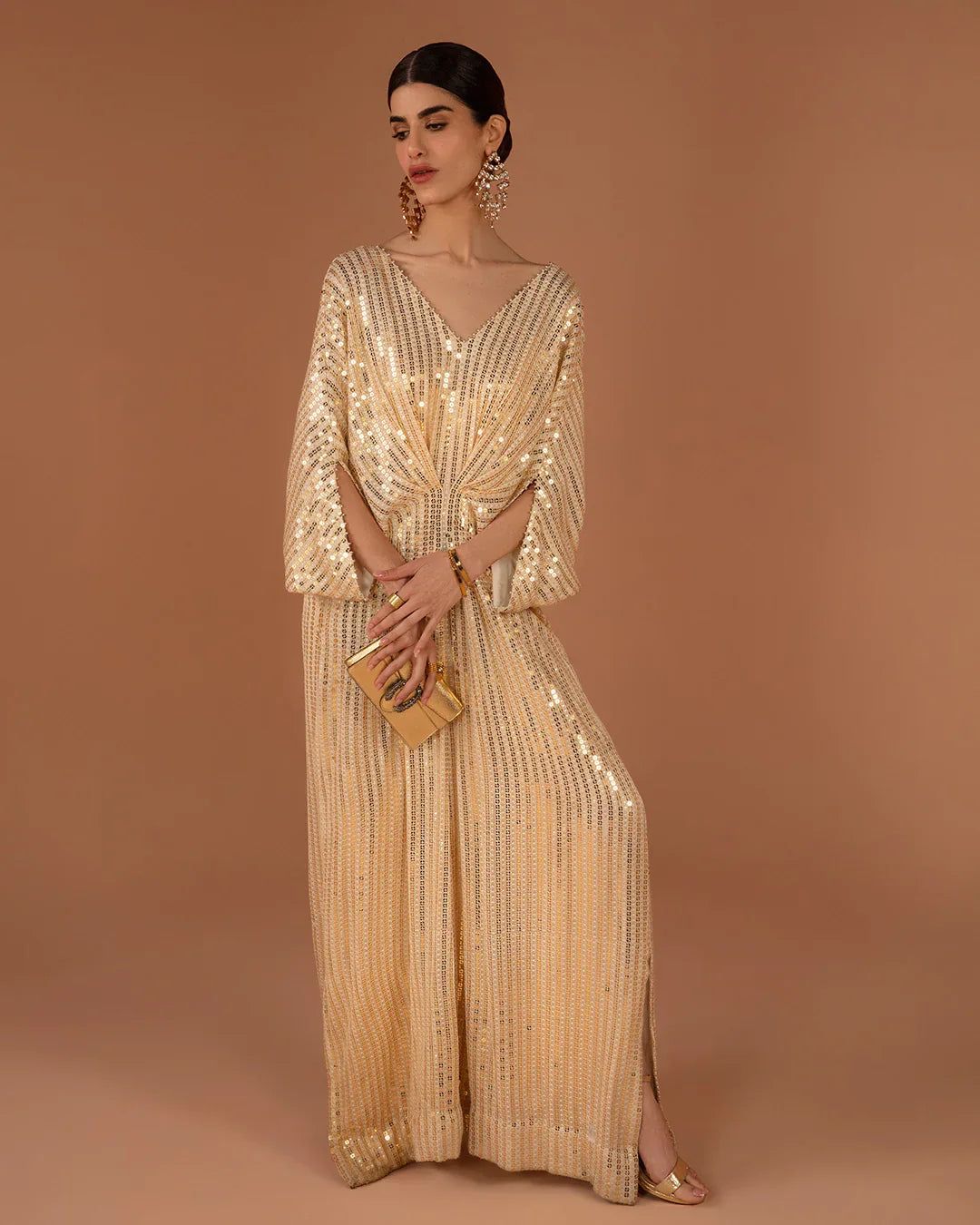 https://cdn.shopify.com/s/files/1/0923/1931/8403/files/sona-regalia-kaftan-by-alizay-saad-342911.jpg?v=1756724920