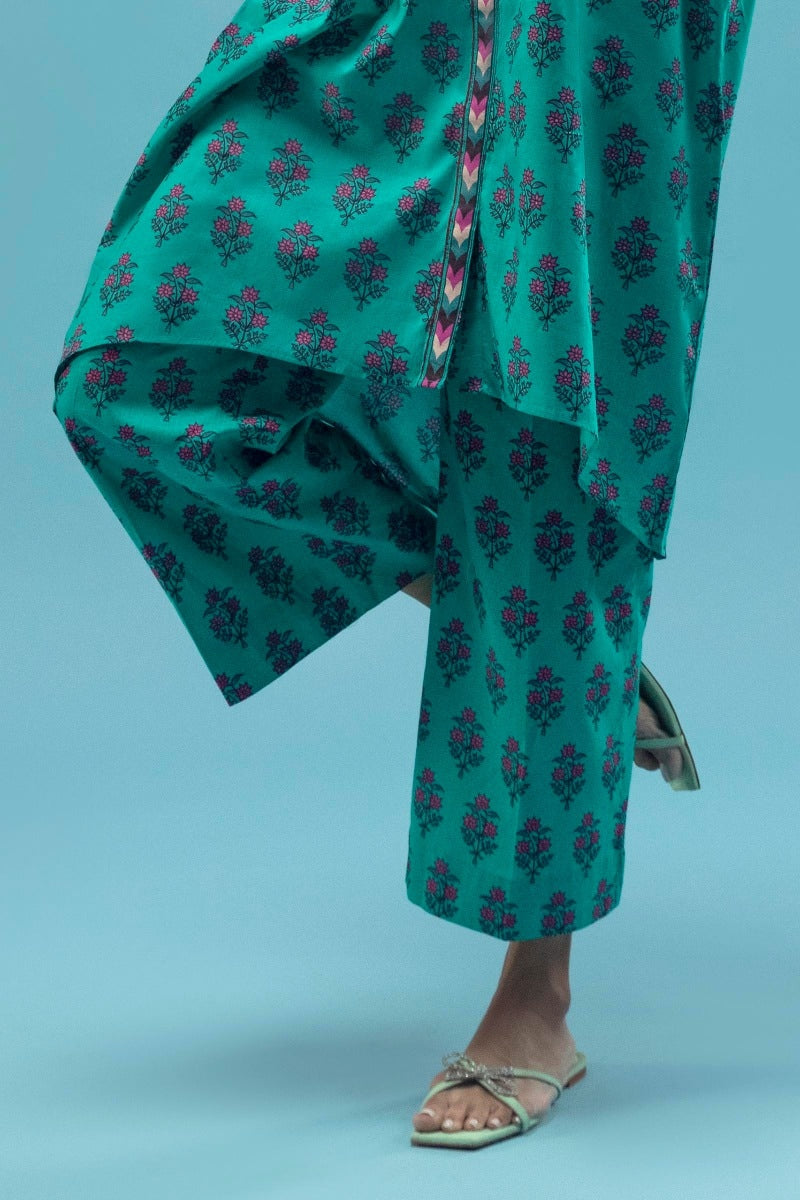 Design 13B Luxury Lawn 2025 Unstitched