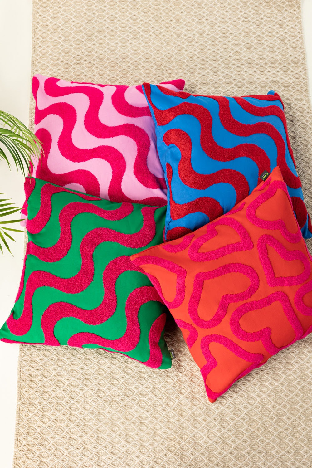 Ss25-Ec-034 Terry Embroidered Cushion Cover