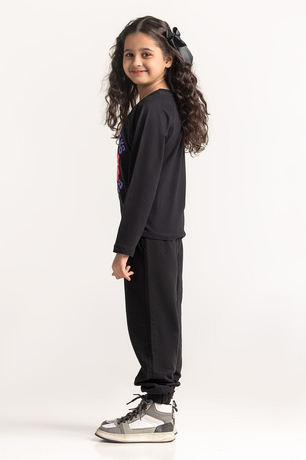 https://cdn.shopify.com/s/files/1/0706/3253/8159/files/tee_kg-ts-ws24-009_jg_1.jpg?v=1758455739