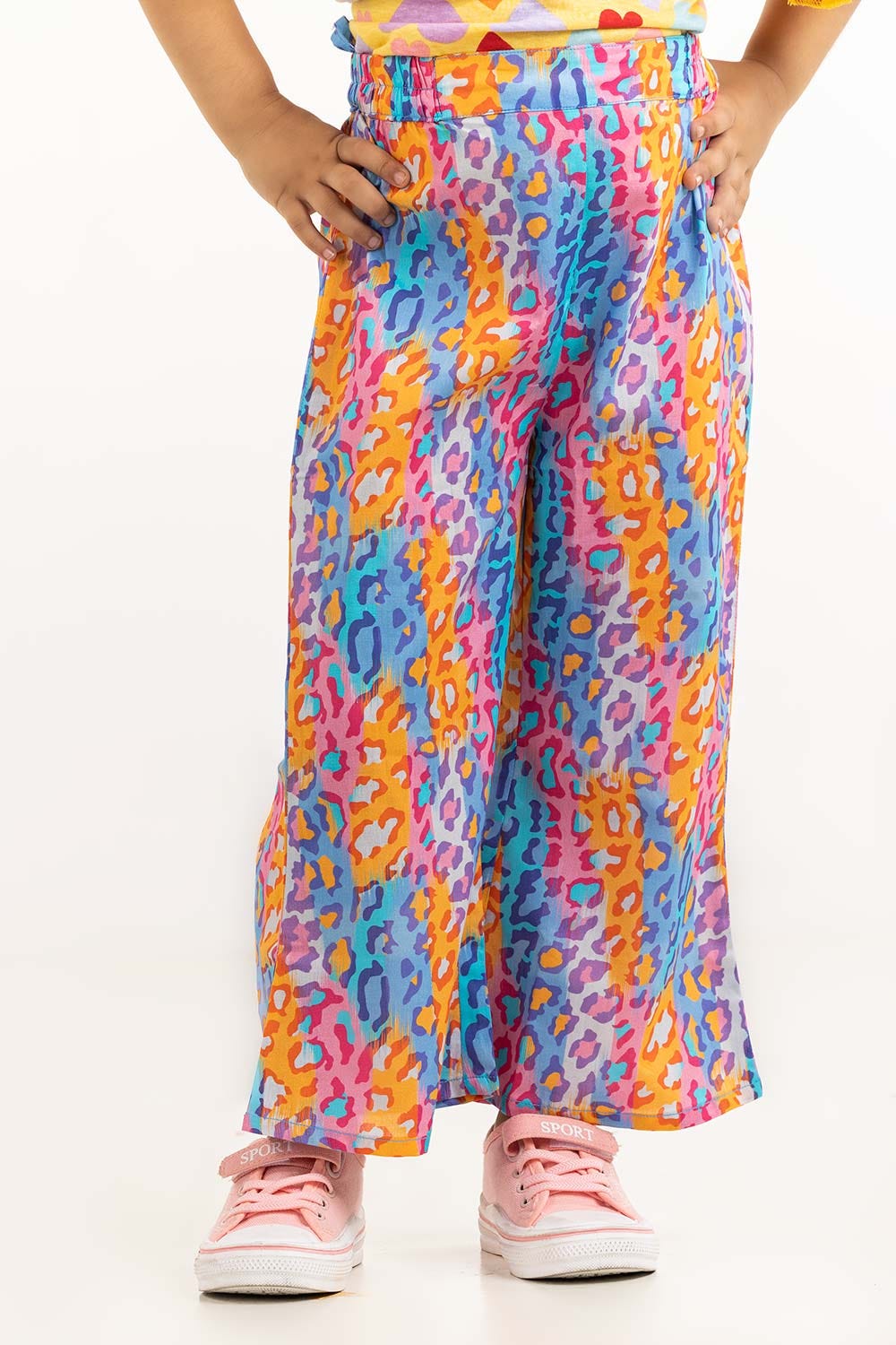 https://cdn.shopify.com/s/files/1/0706/3253/8159/files/toddler_girls_multi_trousers_tgws-2210003_b_2.jpg?v=1758376631