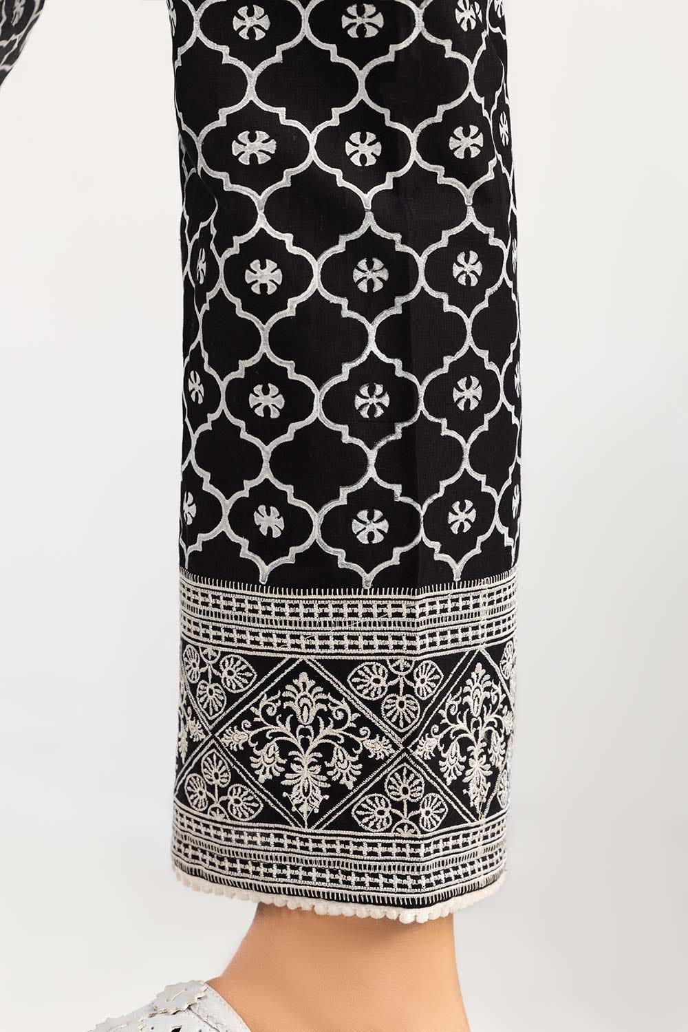 https://cdn.shopify.com/s/files/1/0706/3253/8159/files/tr-22-71_black_3.jpg?v=1758377498