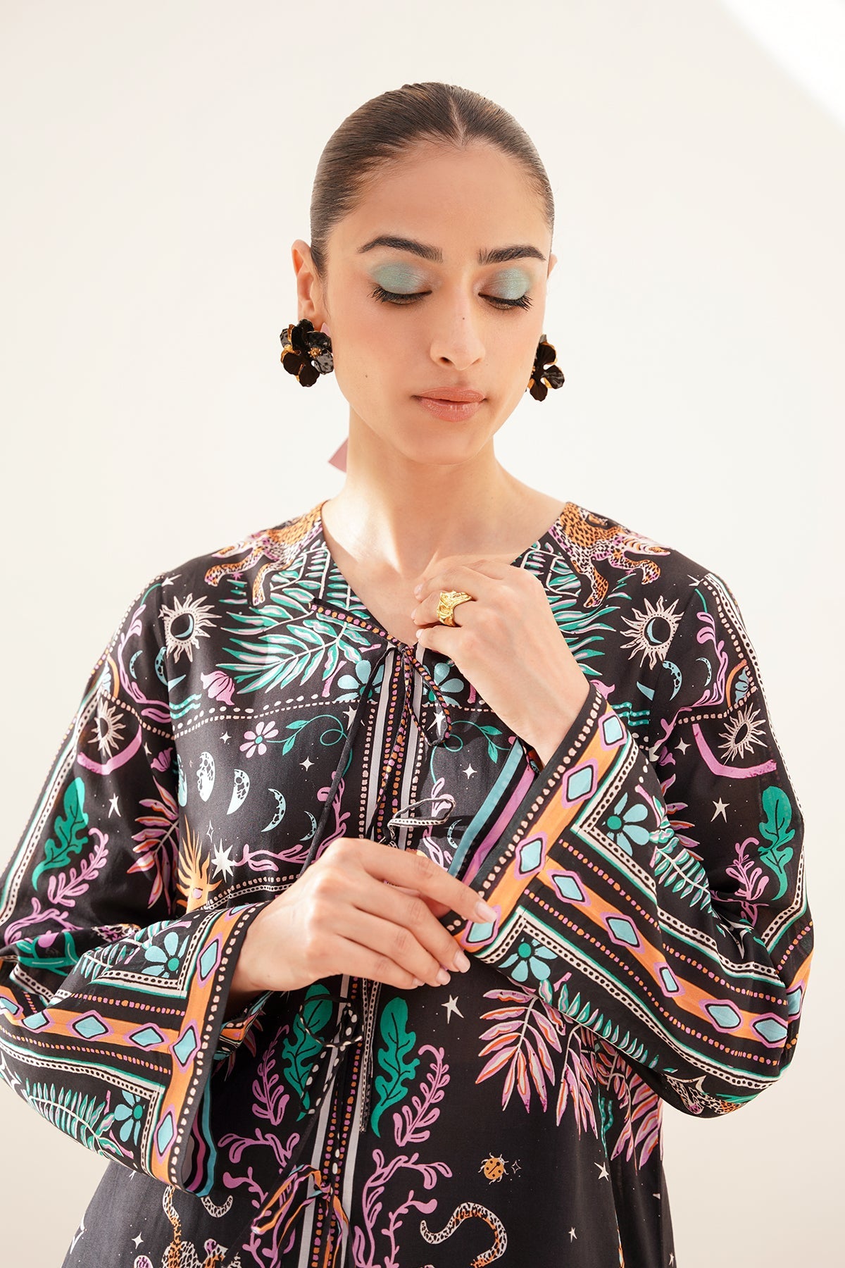 https://cdn.shopify.com/s/files/1/0704/5916/2937/files/untitled-05903.jpg?v=1748260681