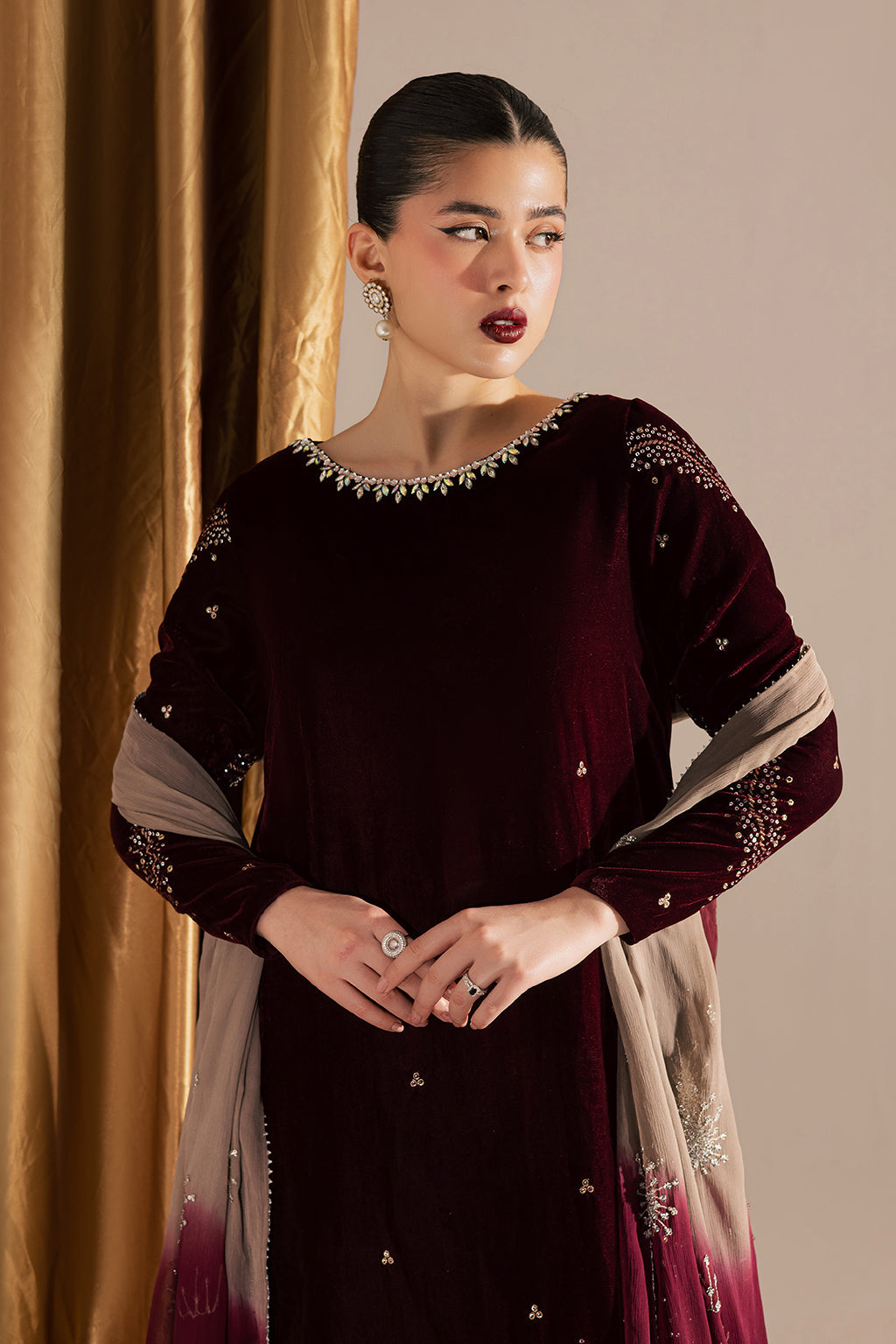 https://cdn.shopify.com/s/files/1/0019/7217/4947/files/velvetmuseproductlisting_0002_1C0A1418.jpg?v=1764583366