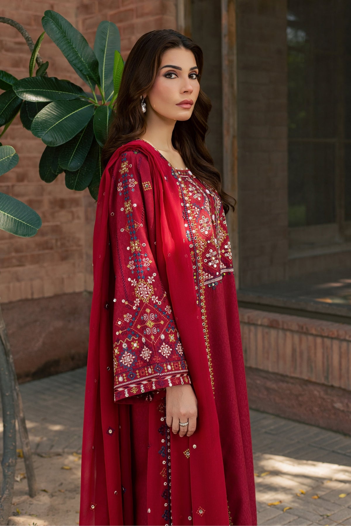 Kacho 3Pc - Embroidered Karandi Pret