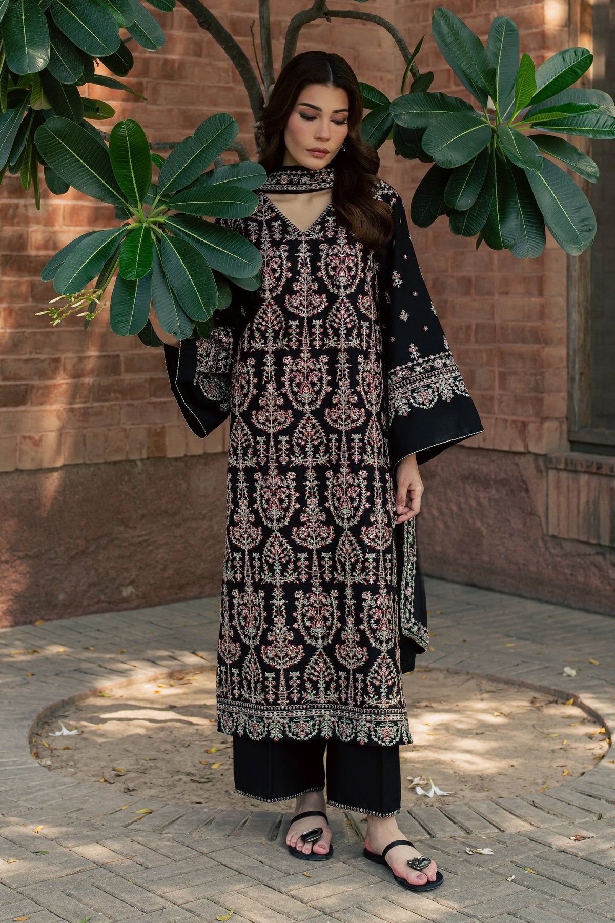Avni 3Pc - Embroidered Karandi Pret