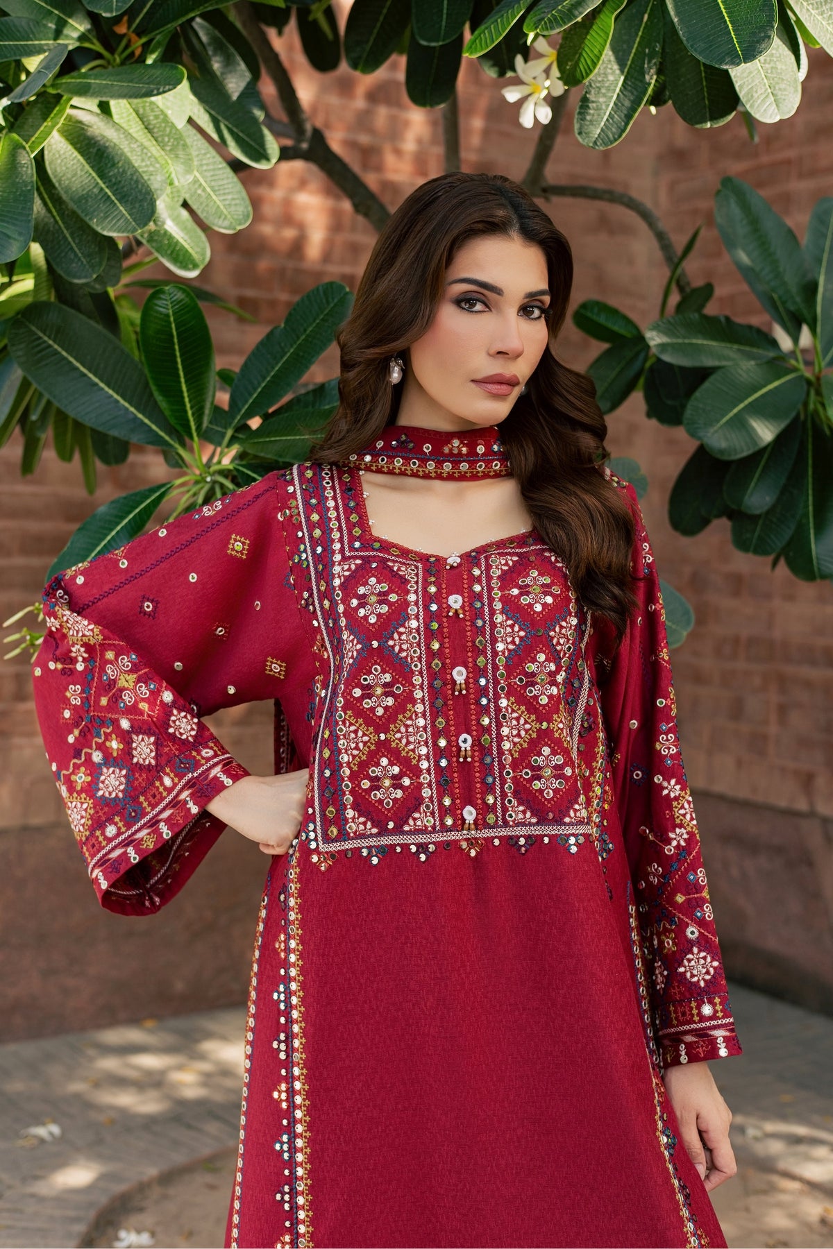 Kacho 3Pc - Embroidered Karandi Pret